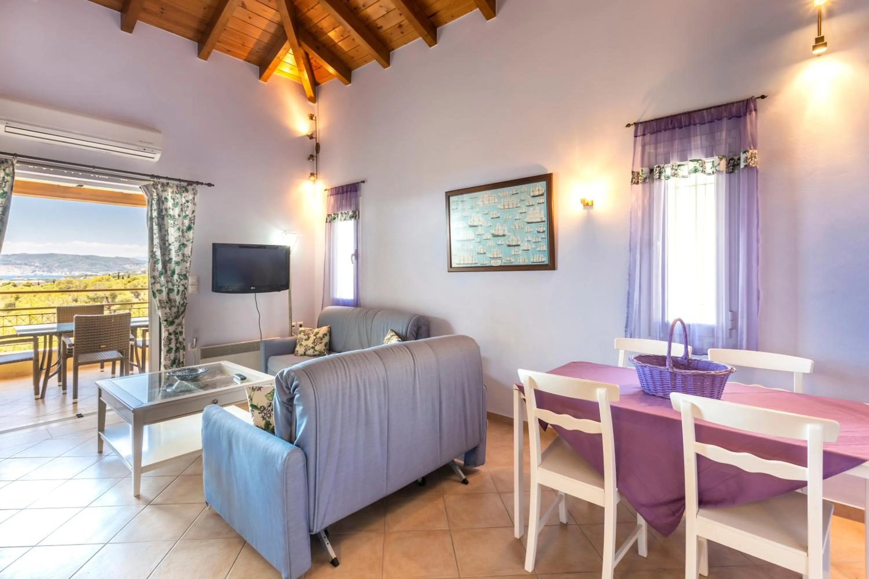 TV and multimedia in PLEIADES lUXURY APARTMENTS