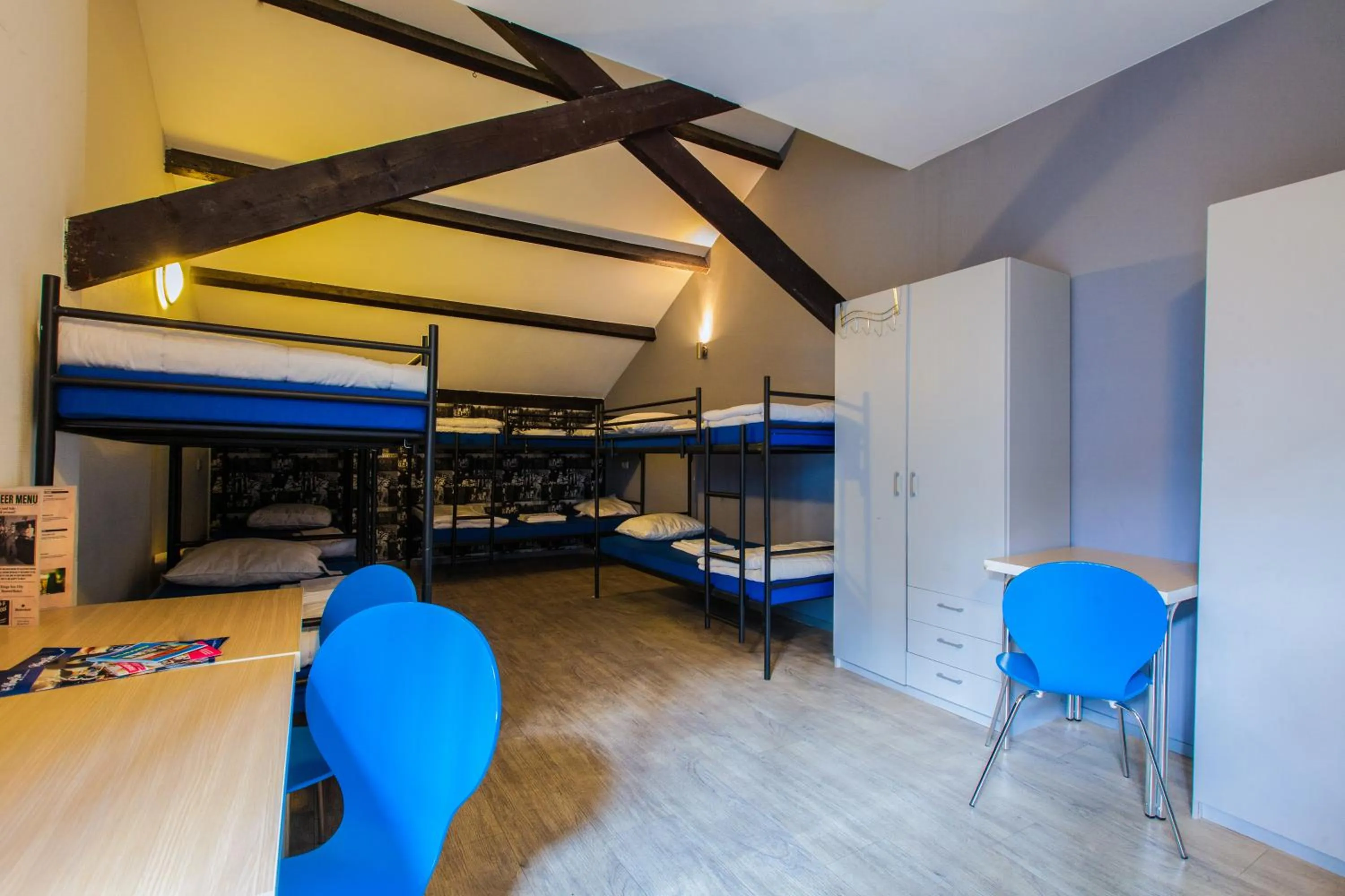 Photo of the whole room, Bed in Kings Inn City Hostel