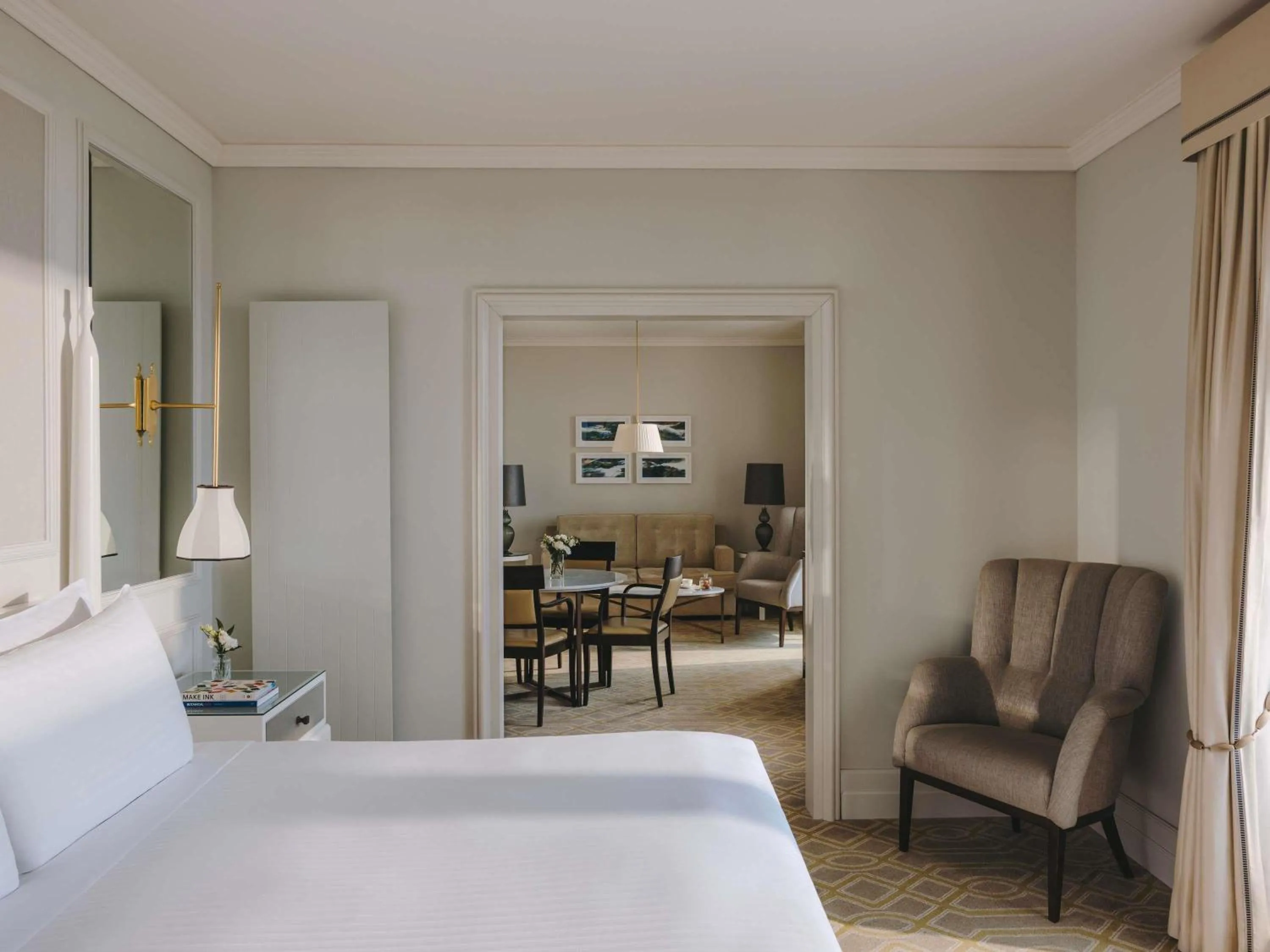 Bedroom, Bed in Fairmont Le Montreux Palace