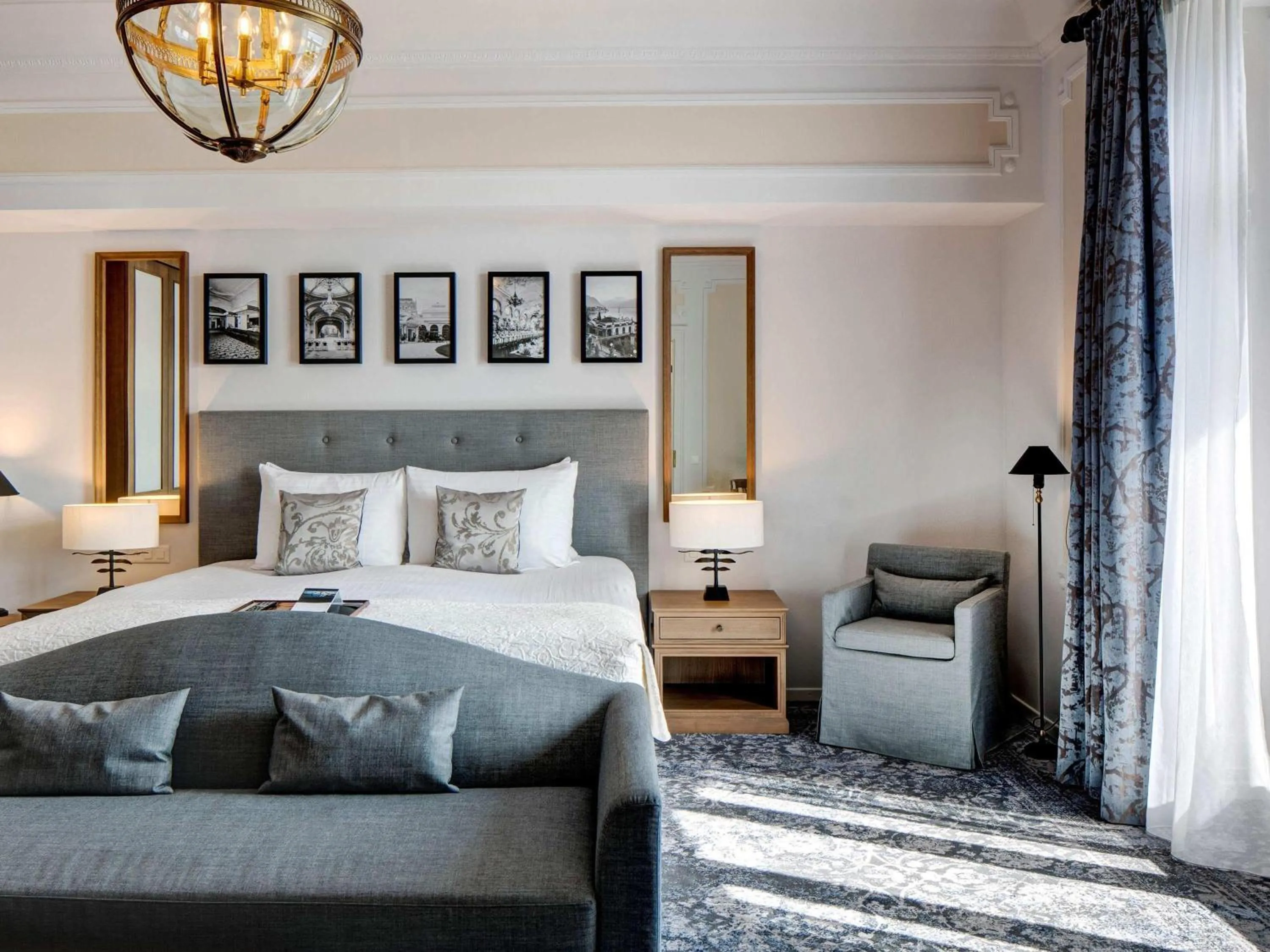 Bedroom, Bed in Fairmont Le Montreux Palace