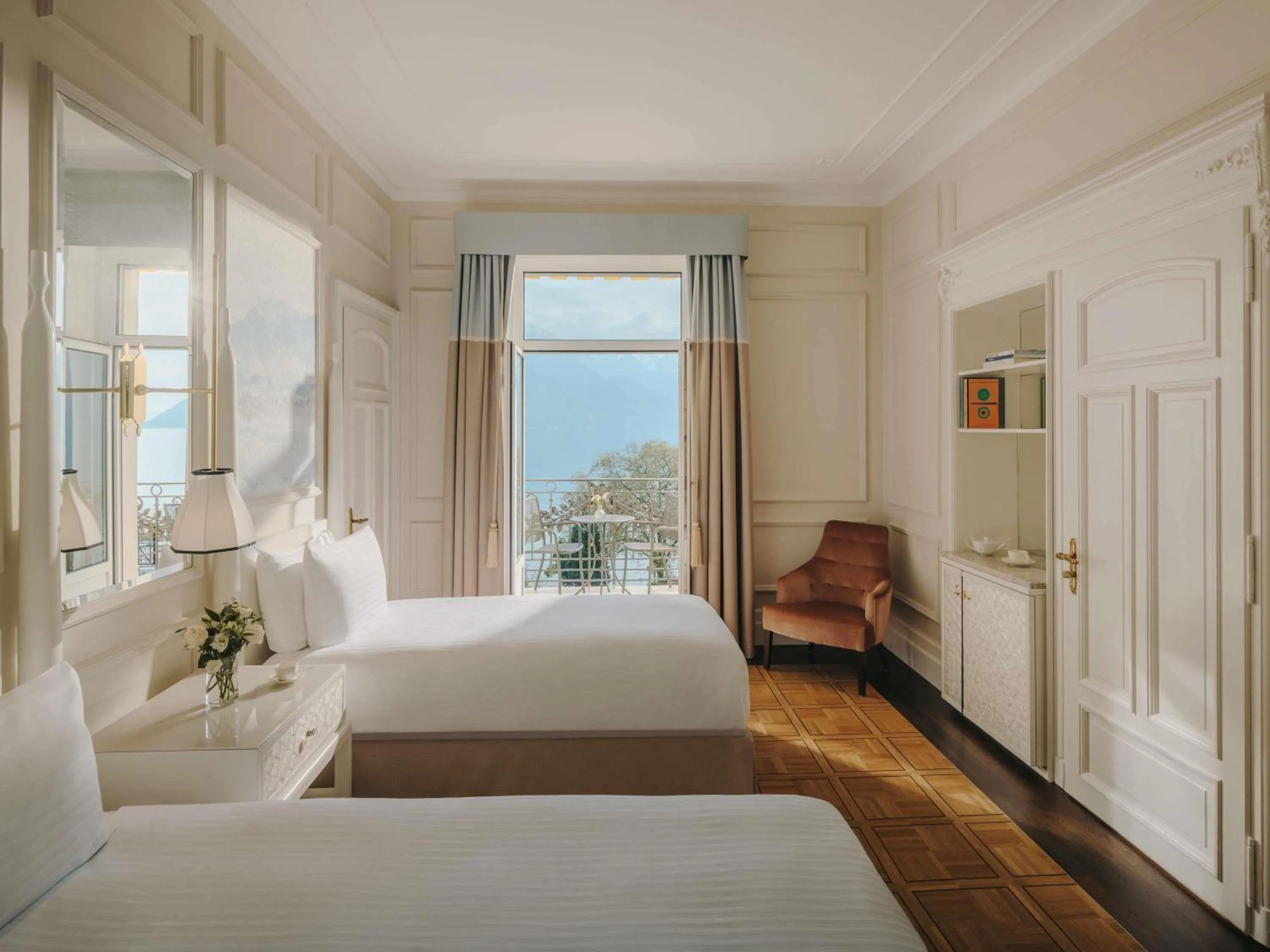 Bedroom, Bed in Fairmont Le Montreux Palace