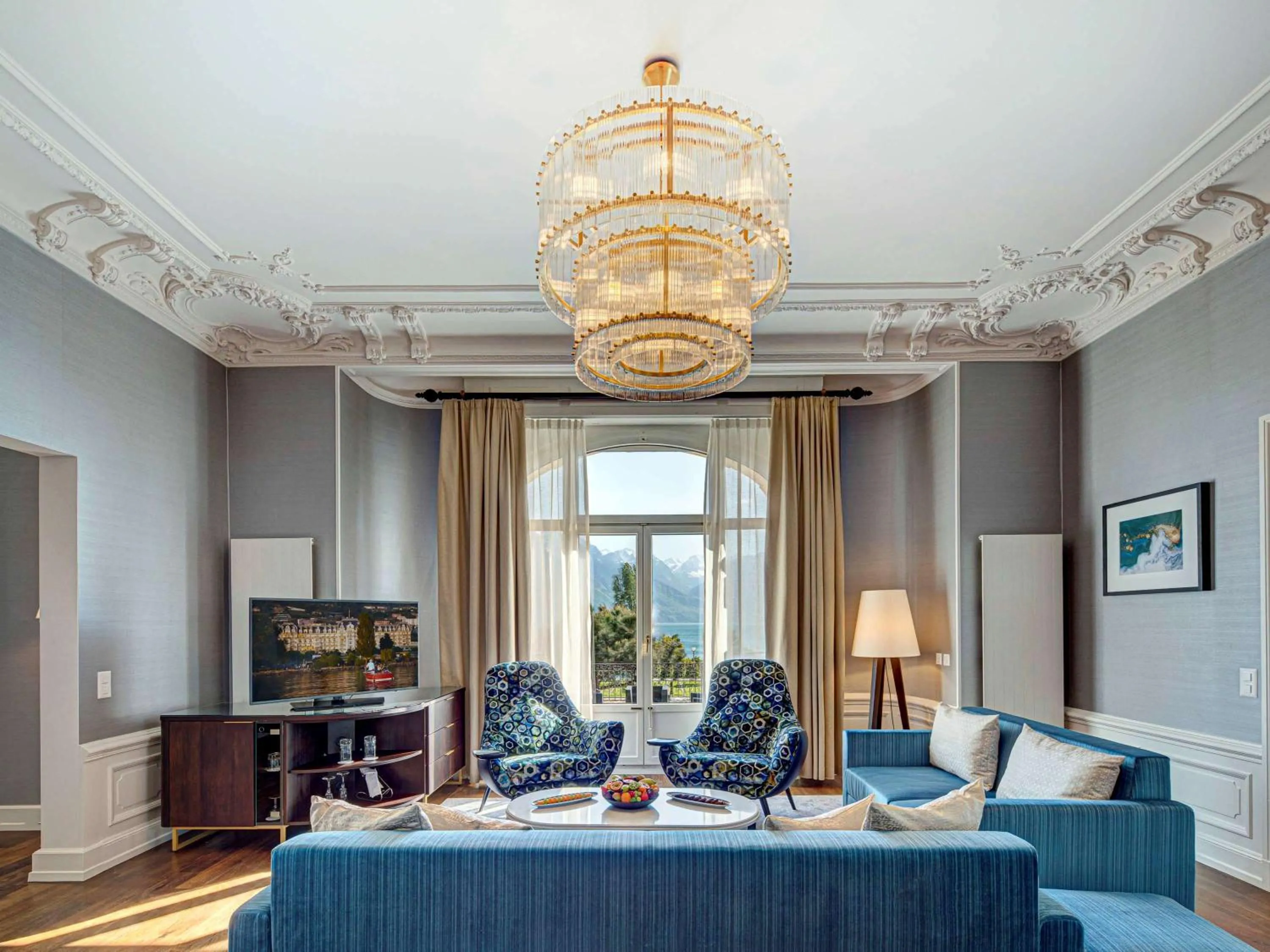 Photo of the whole room in Fairmont Le Montreux Palace