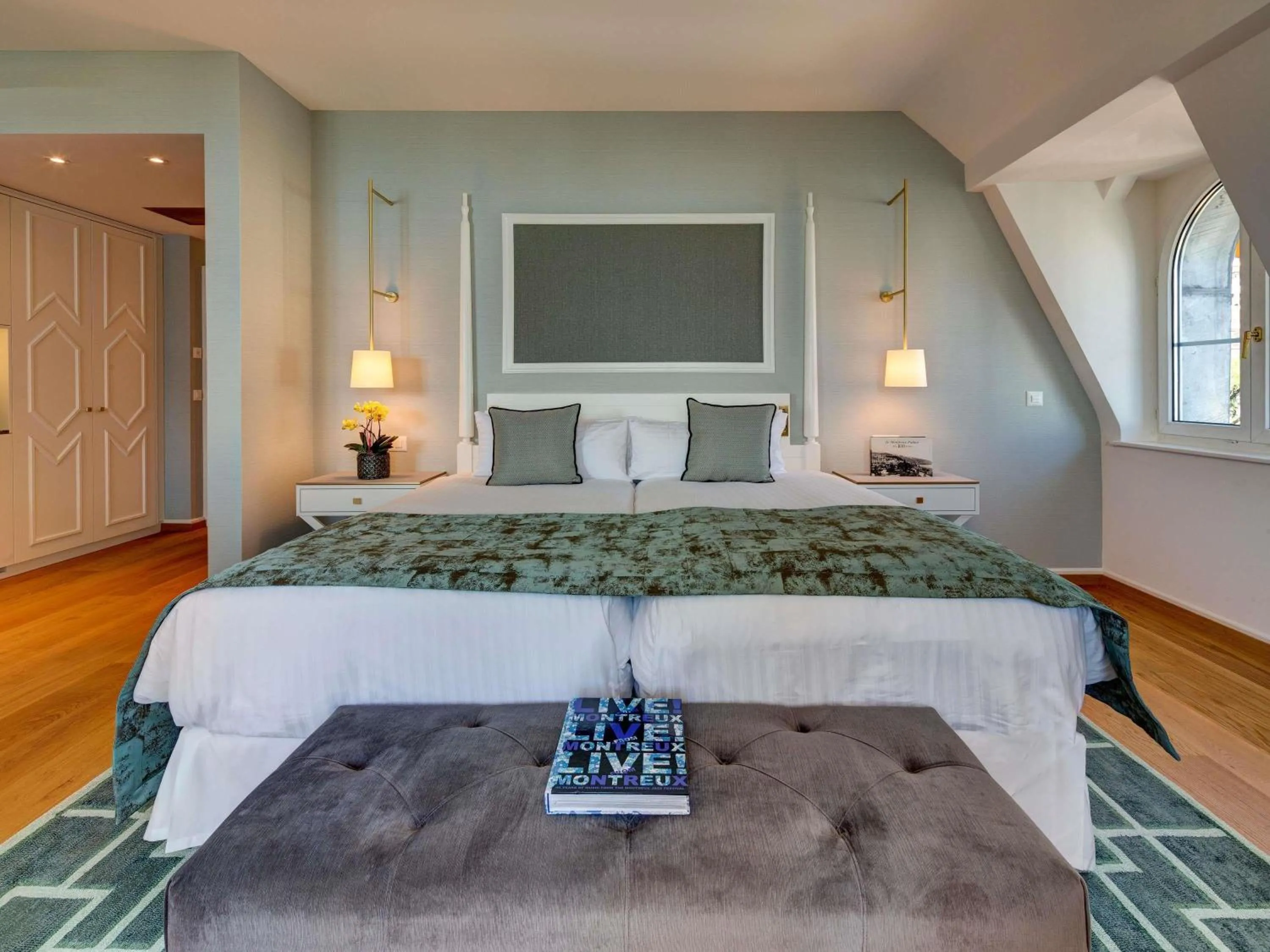 Bedroom, Bed in Fairmont Le Montreux Palace