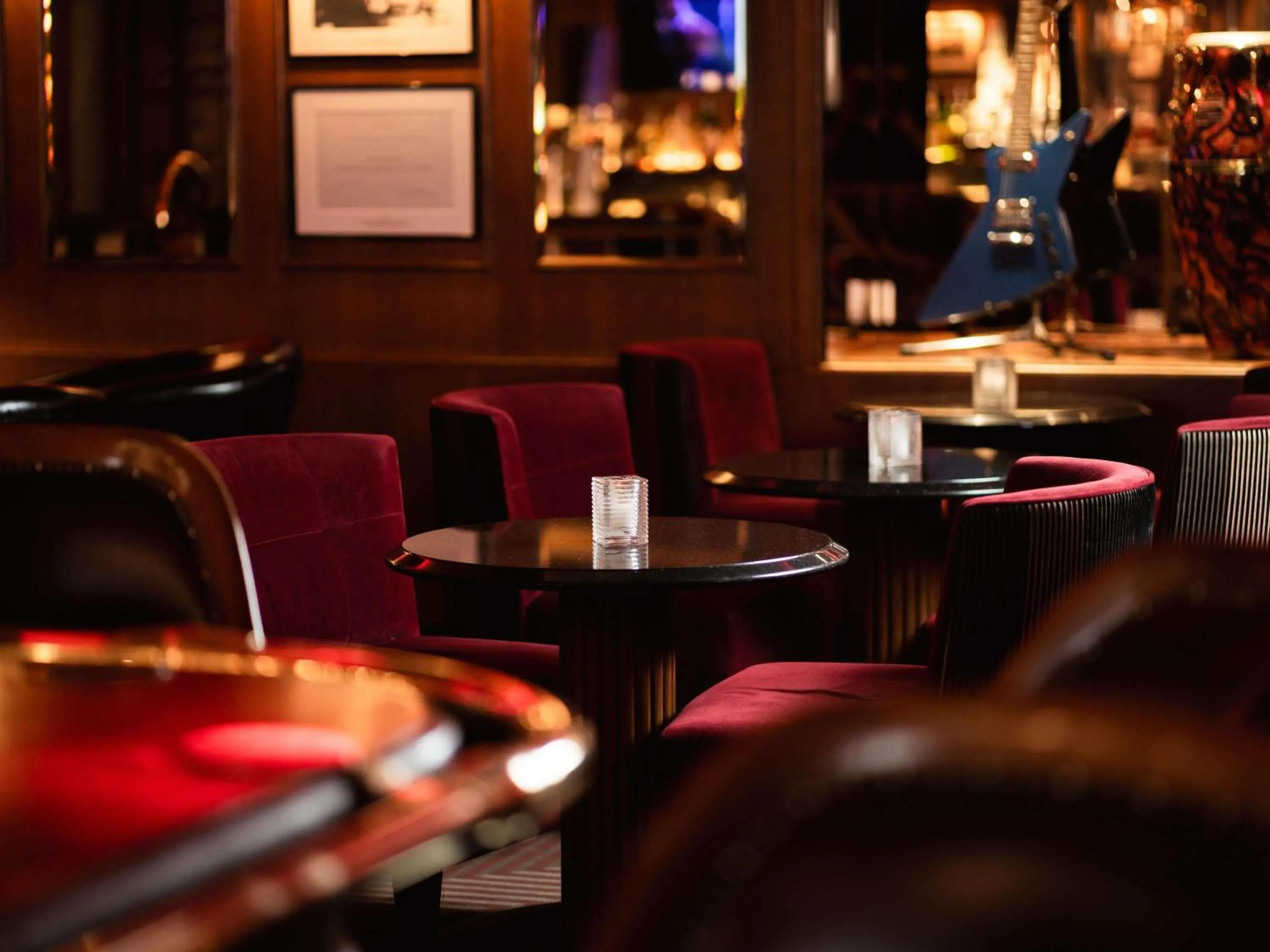 Lounge or bar in Fairmont Le Montreux Palace