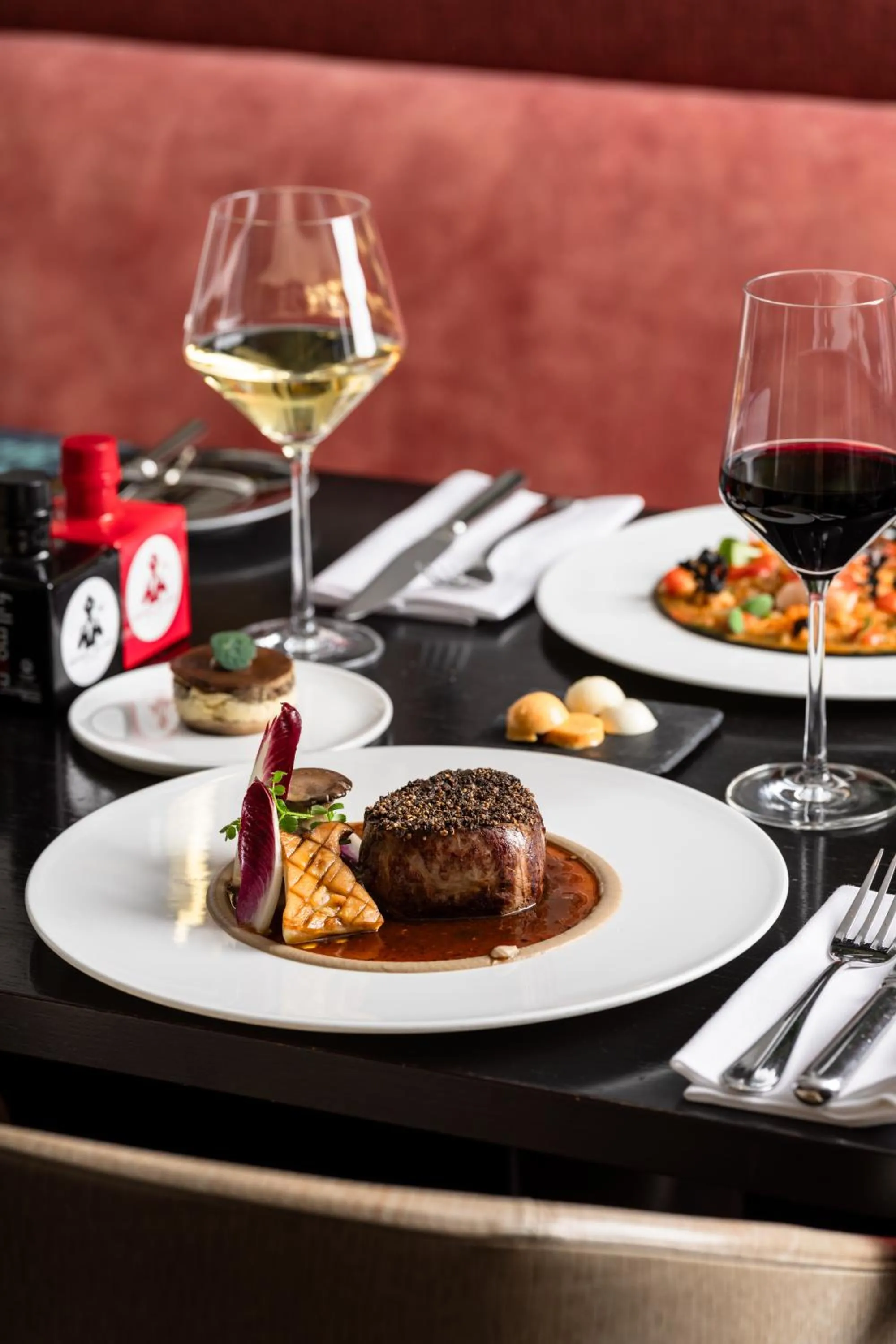 Restaurant/places to eat in Fairmont Le Montreux Palace