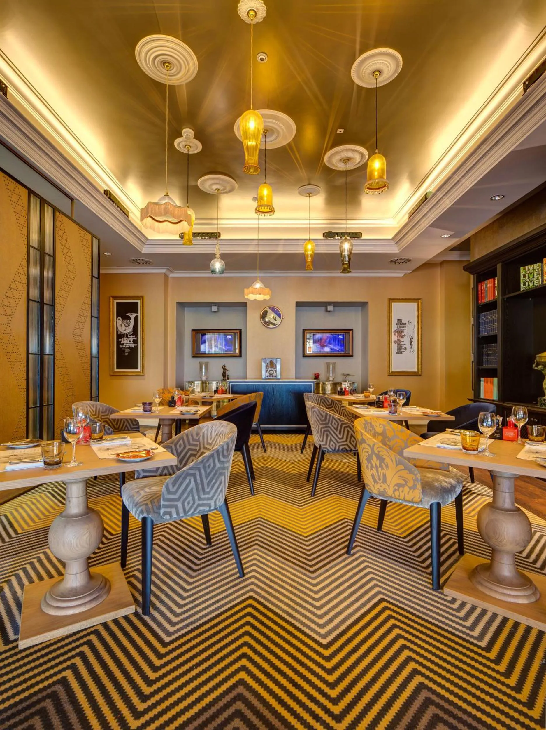 Restaurant/places to eat in Fairmont Le Montreux Palace