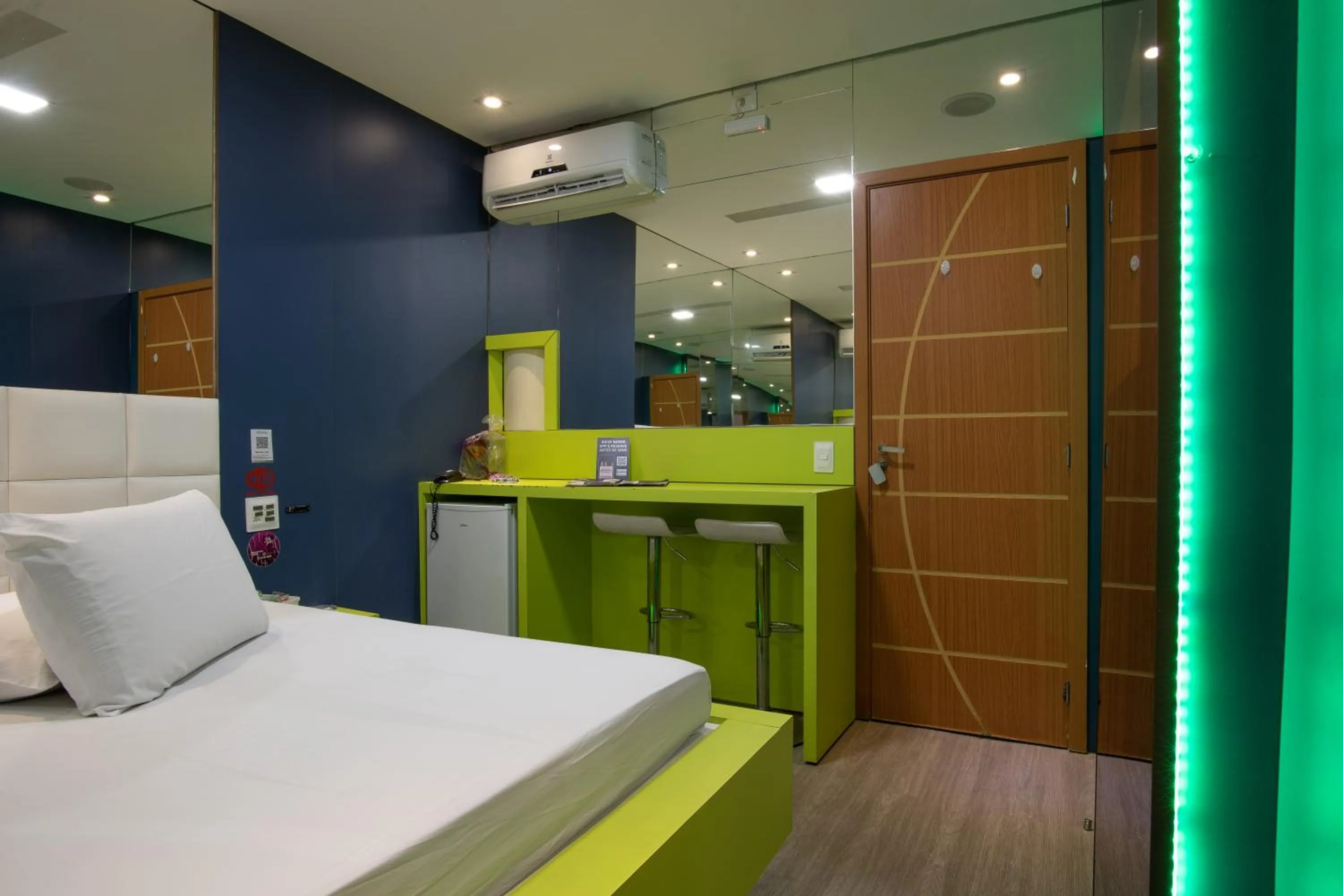 Bed in Motel fantasy 4 (adult Only)