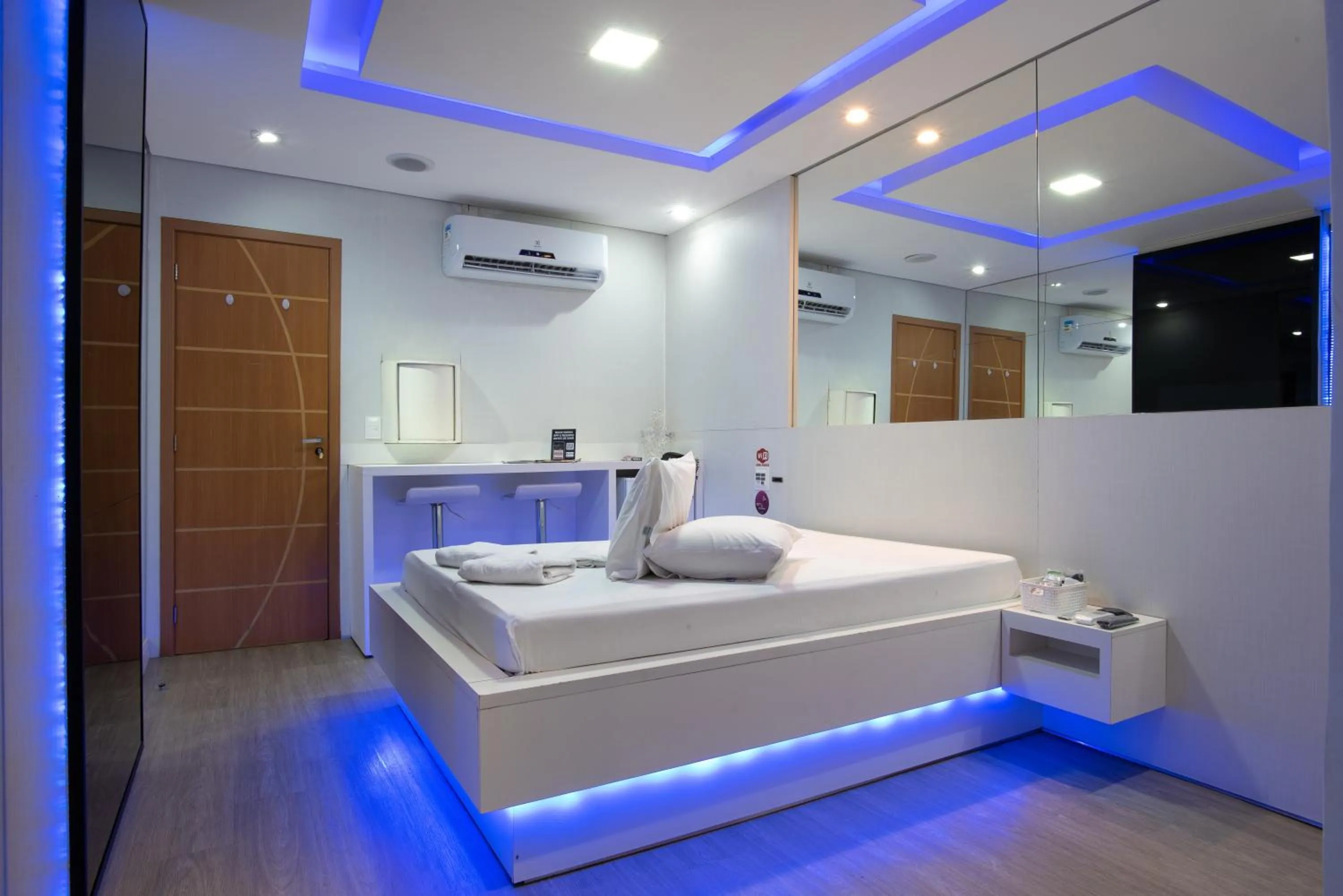 Bed in Motel fantasy 4 (adult Only)