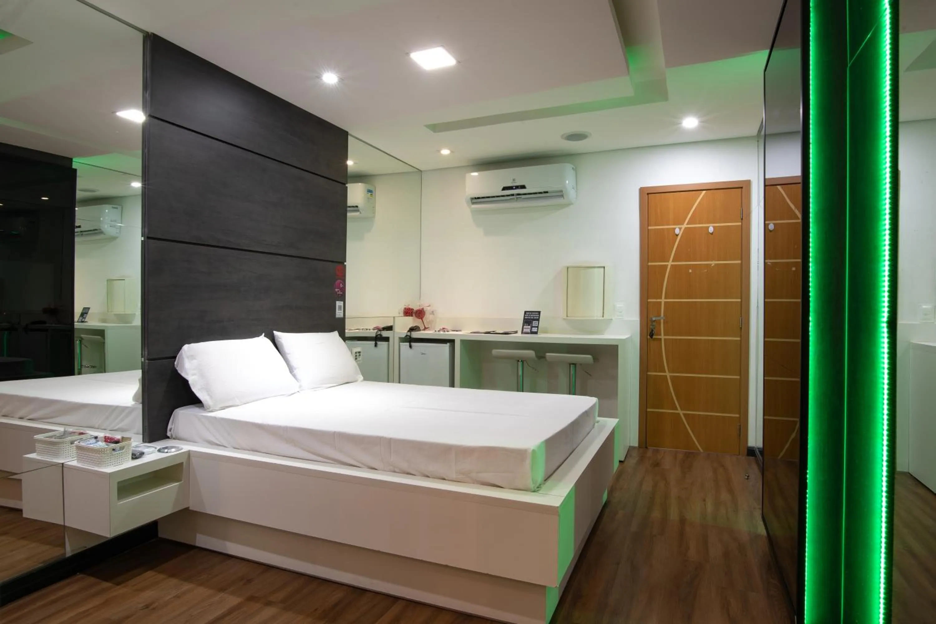 Bed in Motel fantasy 4 (adult Only)