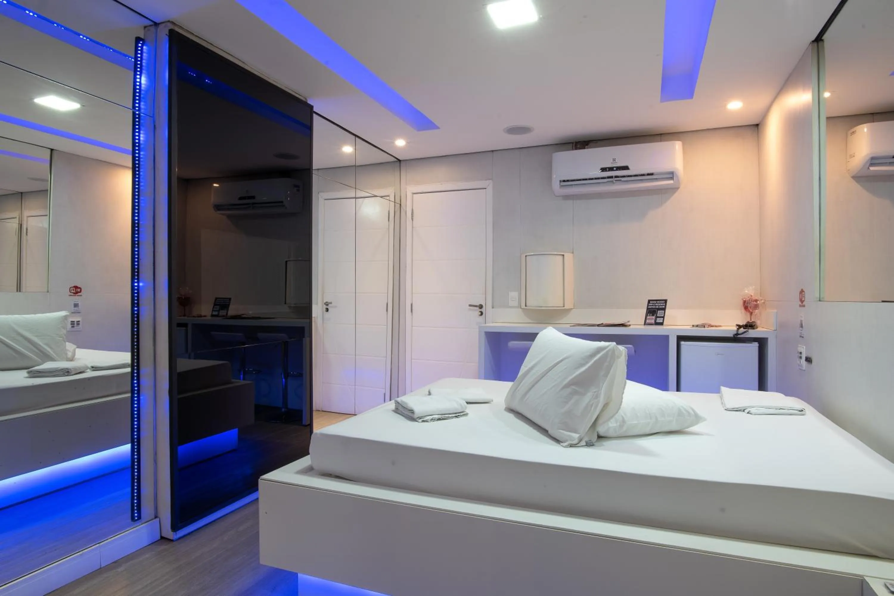 Bed in Motel fantasy 4 (adult Only)