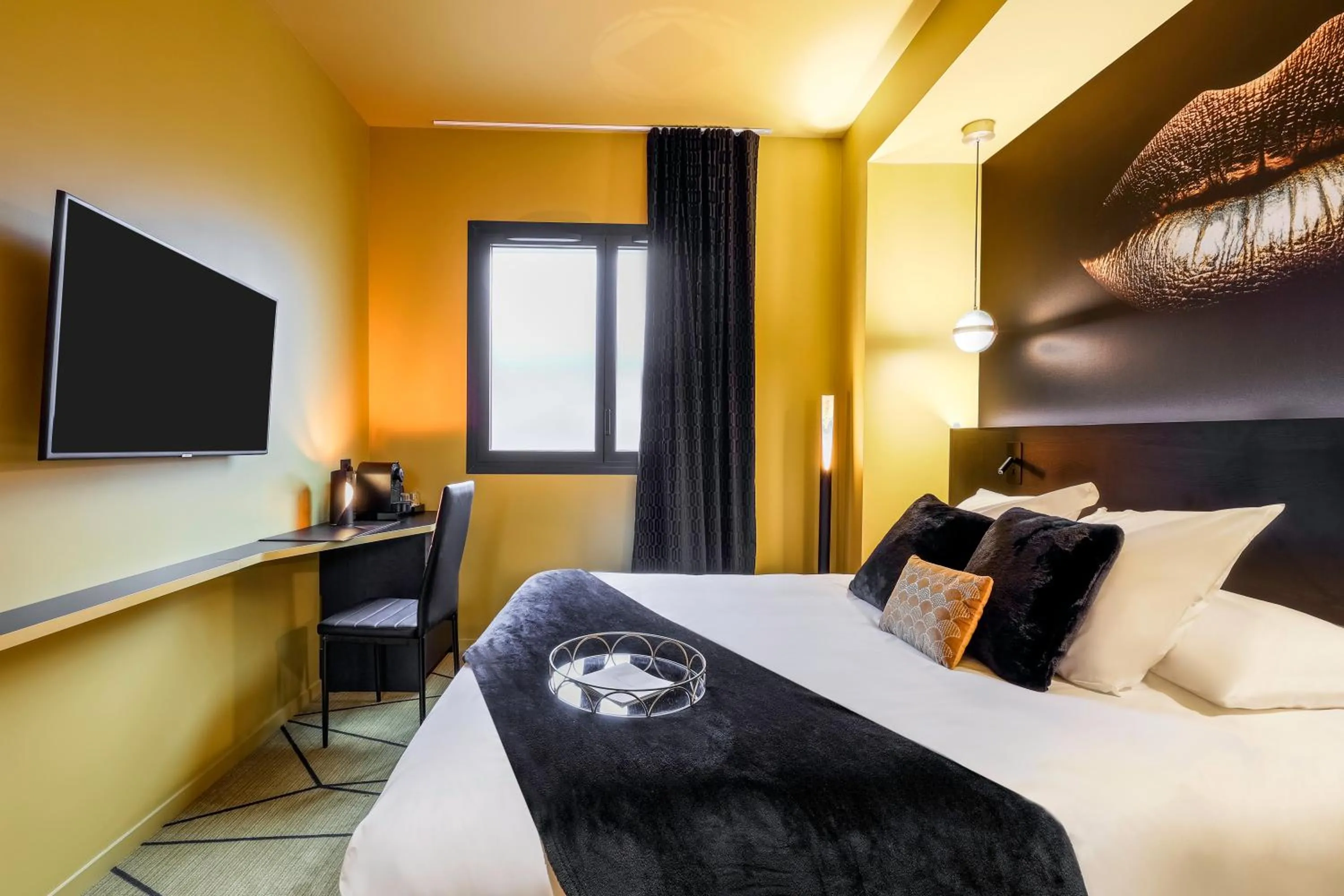 Bed in Hotel Leprince, Best Western Premier Collection