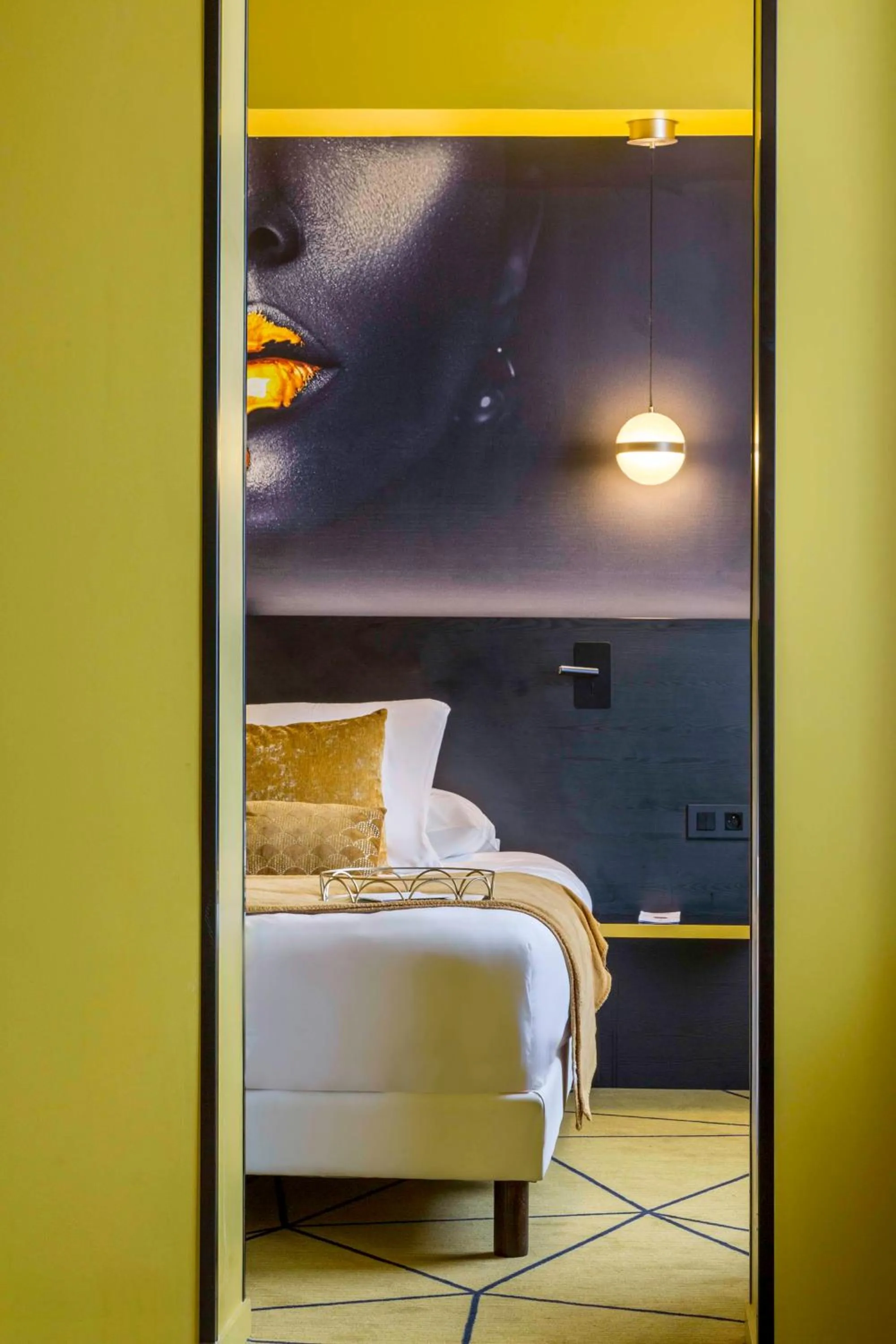 Photo of the whole room, Bed in Hotel Leprince, Best Western Premier Collection