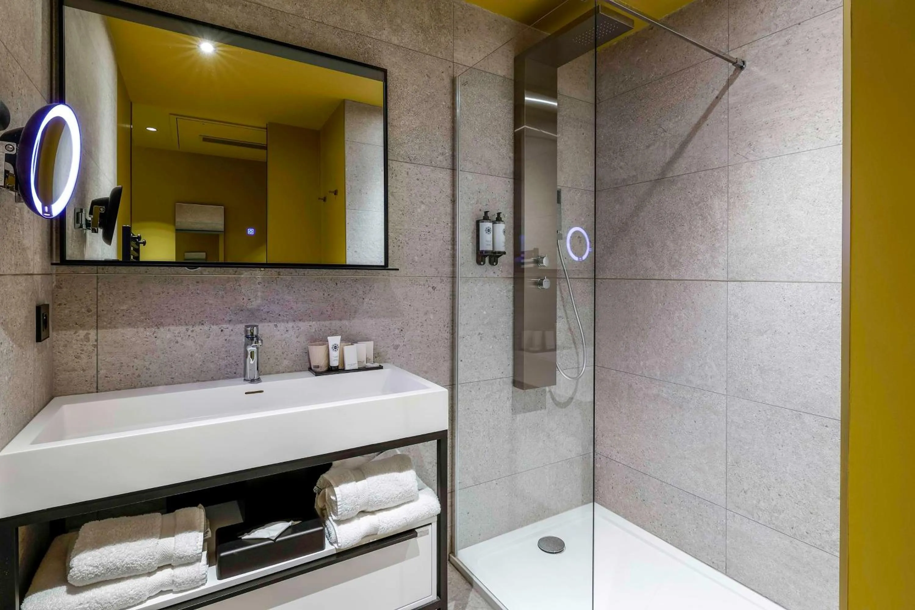Bathroom in Hotel Leprince, Best Western Premier Collection