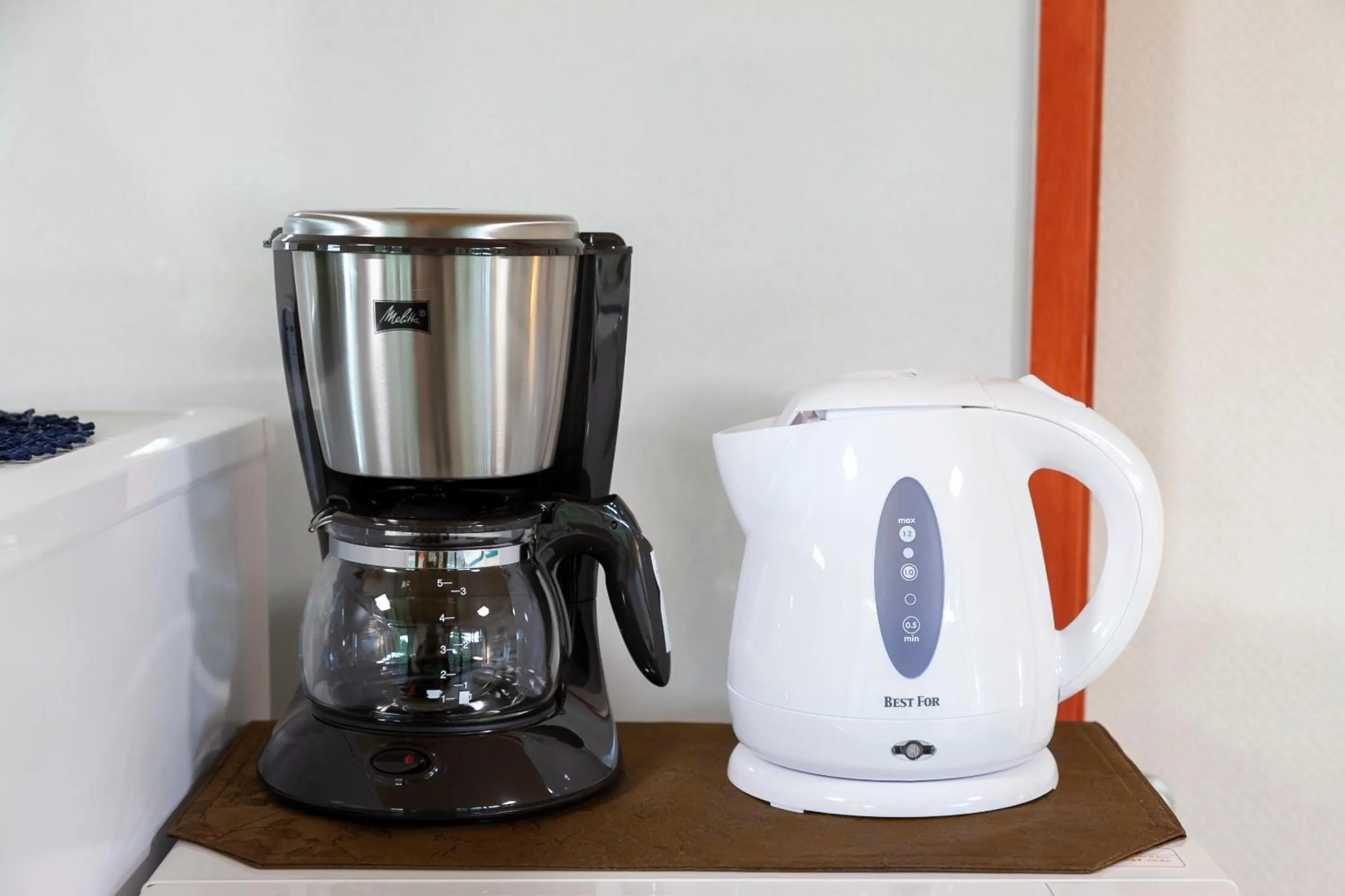 Coffee/tea facilities in Jin Jin House