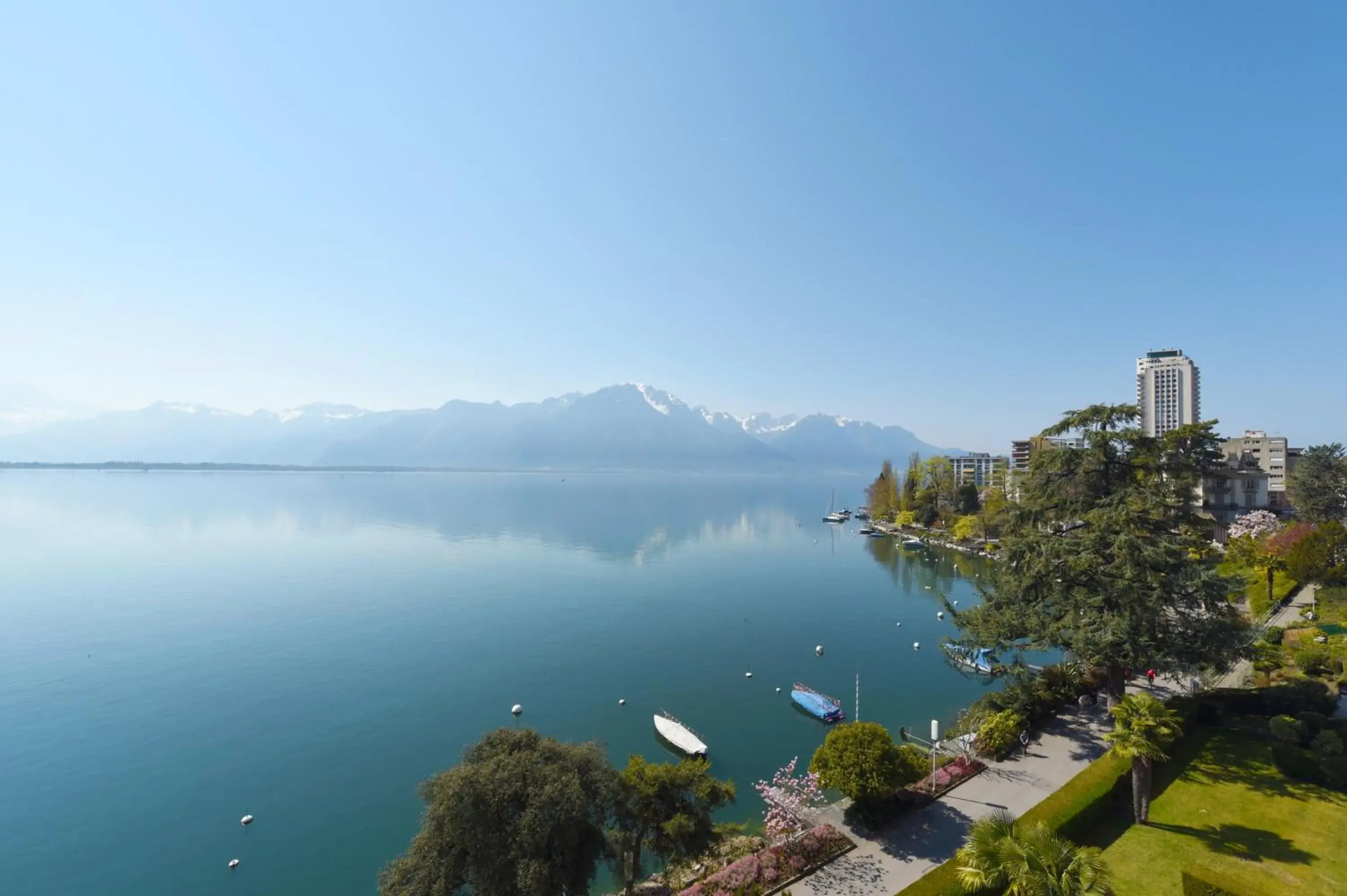 Lake view in Golf Hotel René Capt Lake view in Golf Hotel René Capt