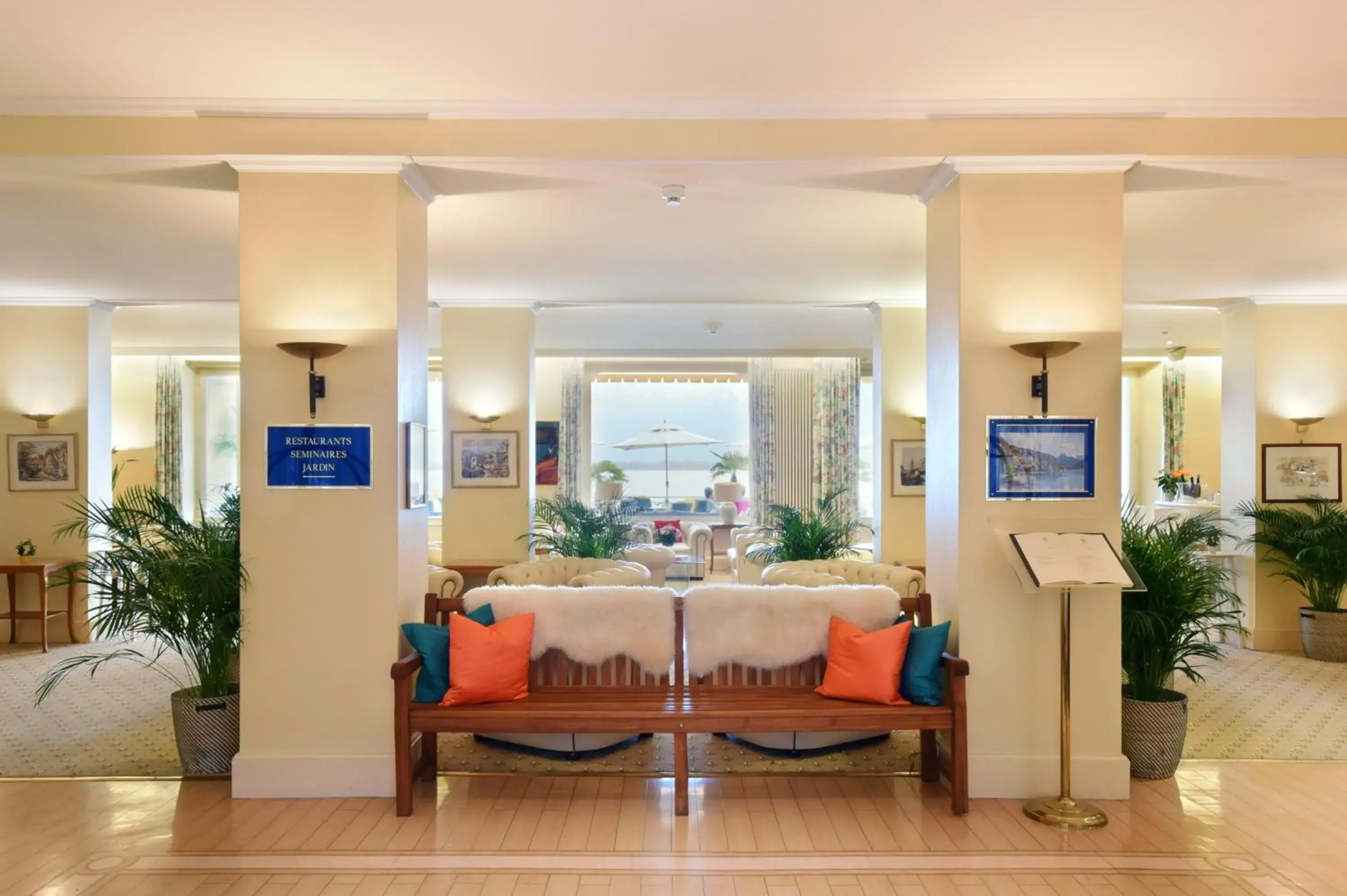 Lobby or reception in Golf Hotel René Capt Lobby or reception in Golf Hotel René Capt