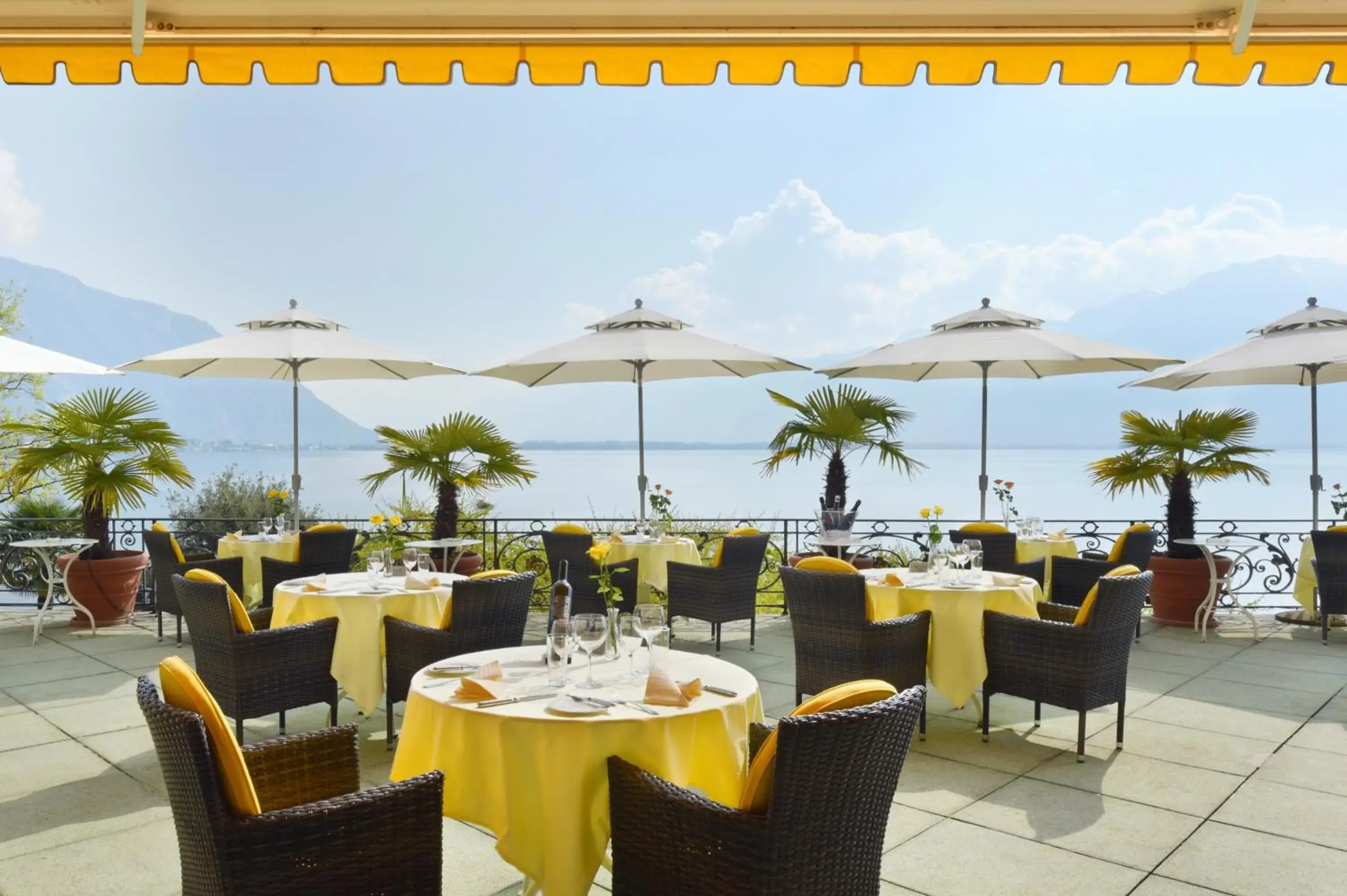 Restaurant/places to eat in Golf Hotel René Capt Restaurant/places to eat in Golf Hotel René Capt