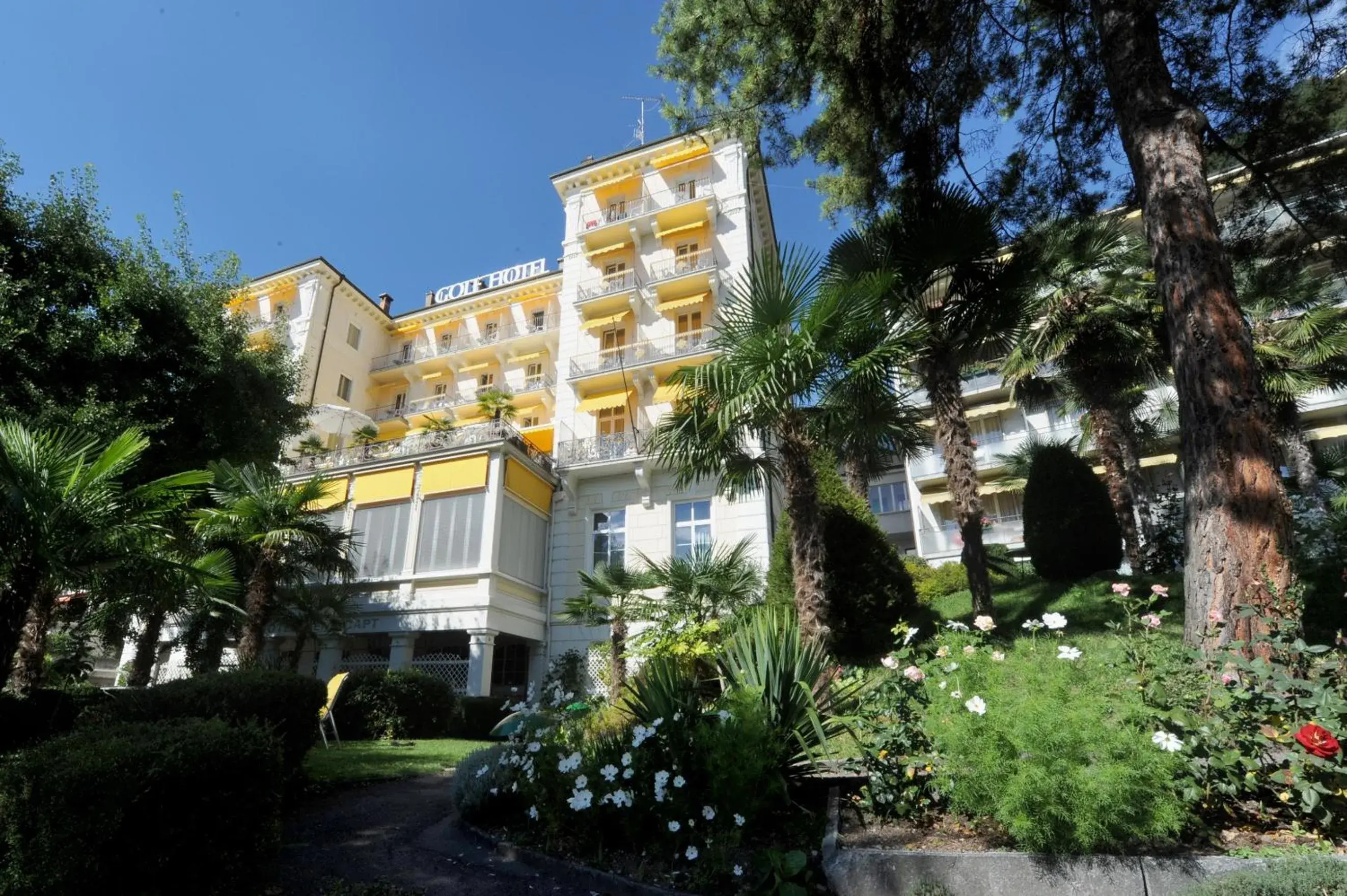 Property building in Golf Hotel René Capt Property building in Golf Hotel René Capt