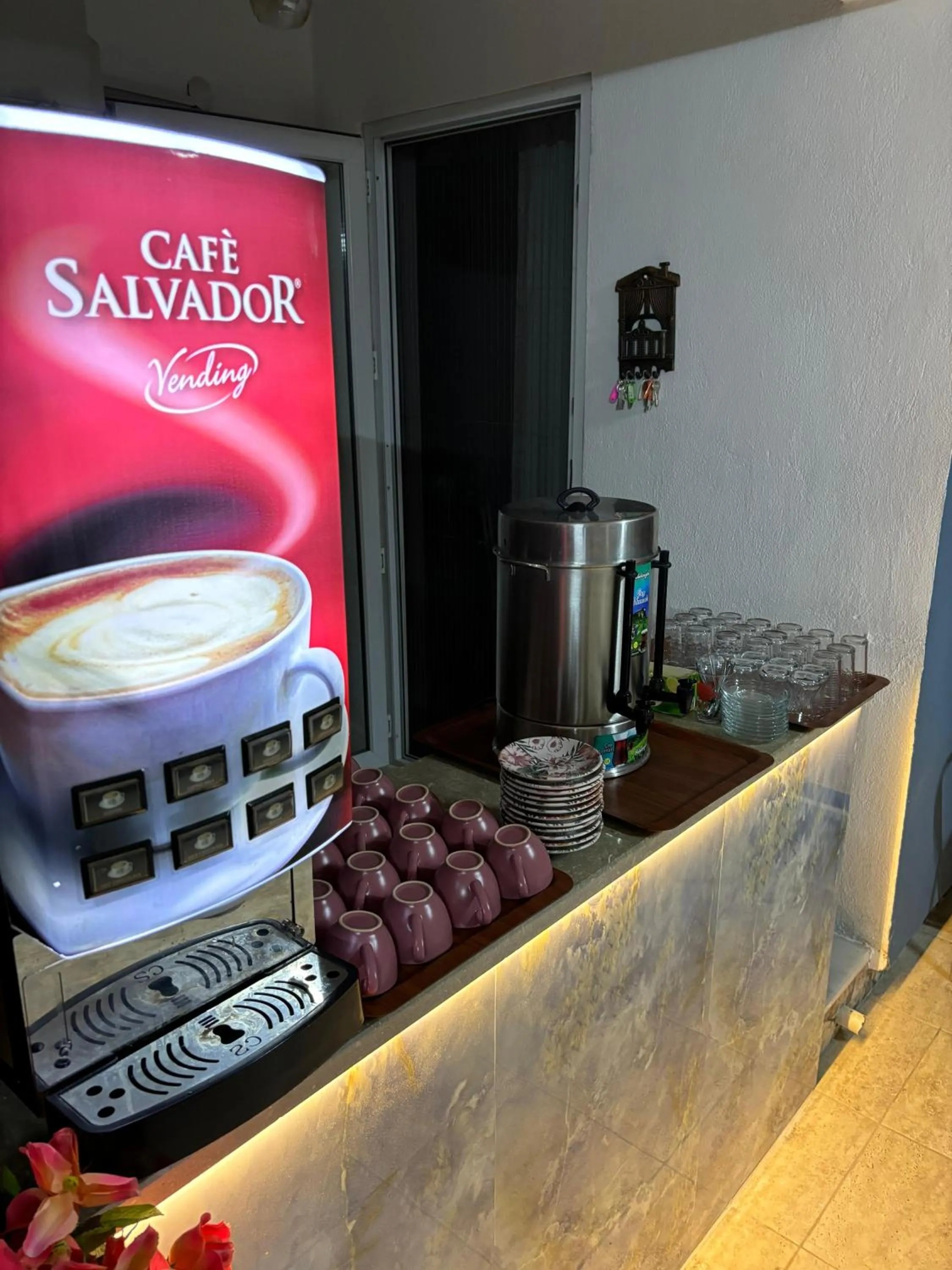 Coffee/tea facilities in Paradise House