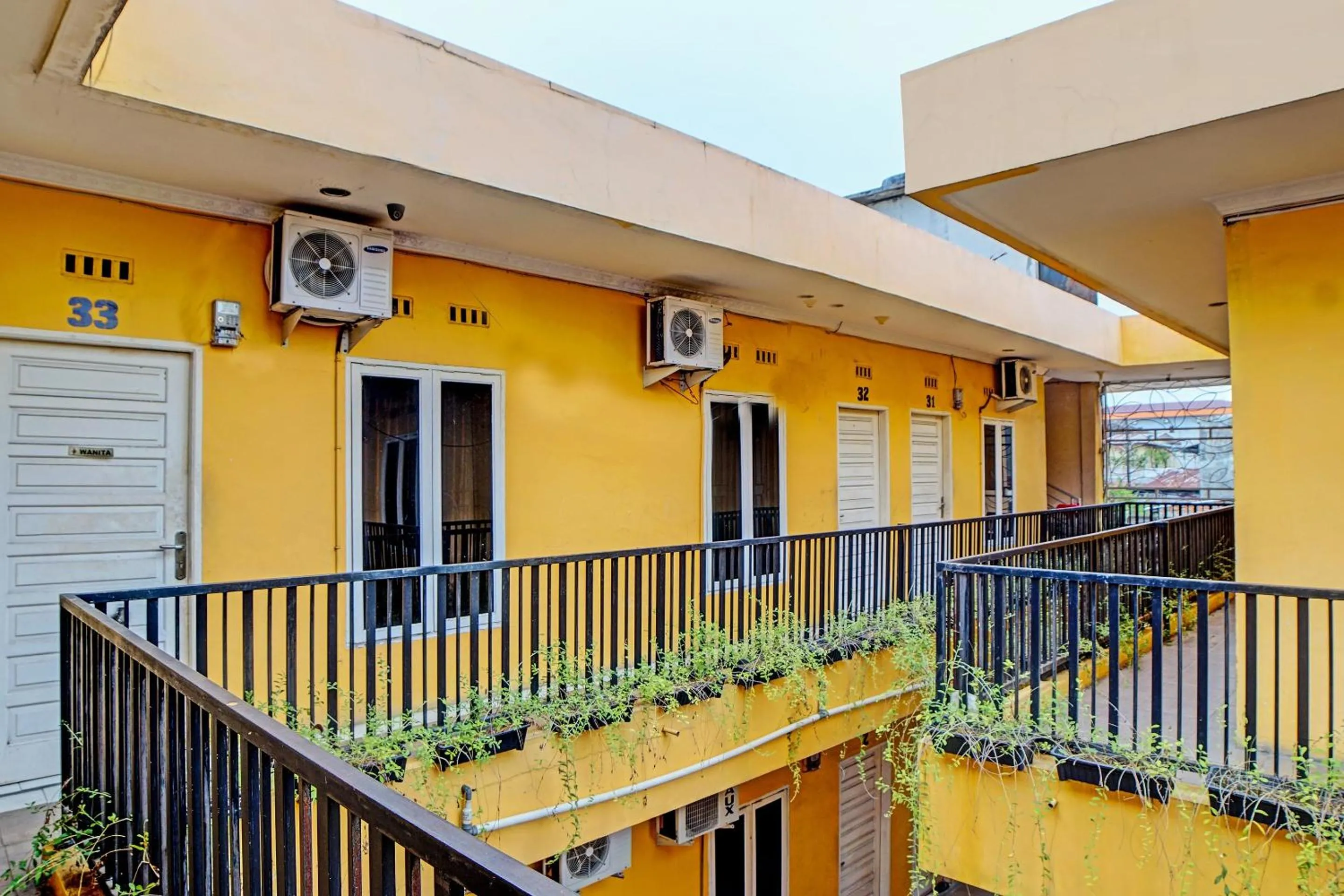 Lobby or reception in OYO 91418 Kantil Homestay Syariah