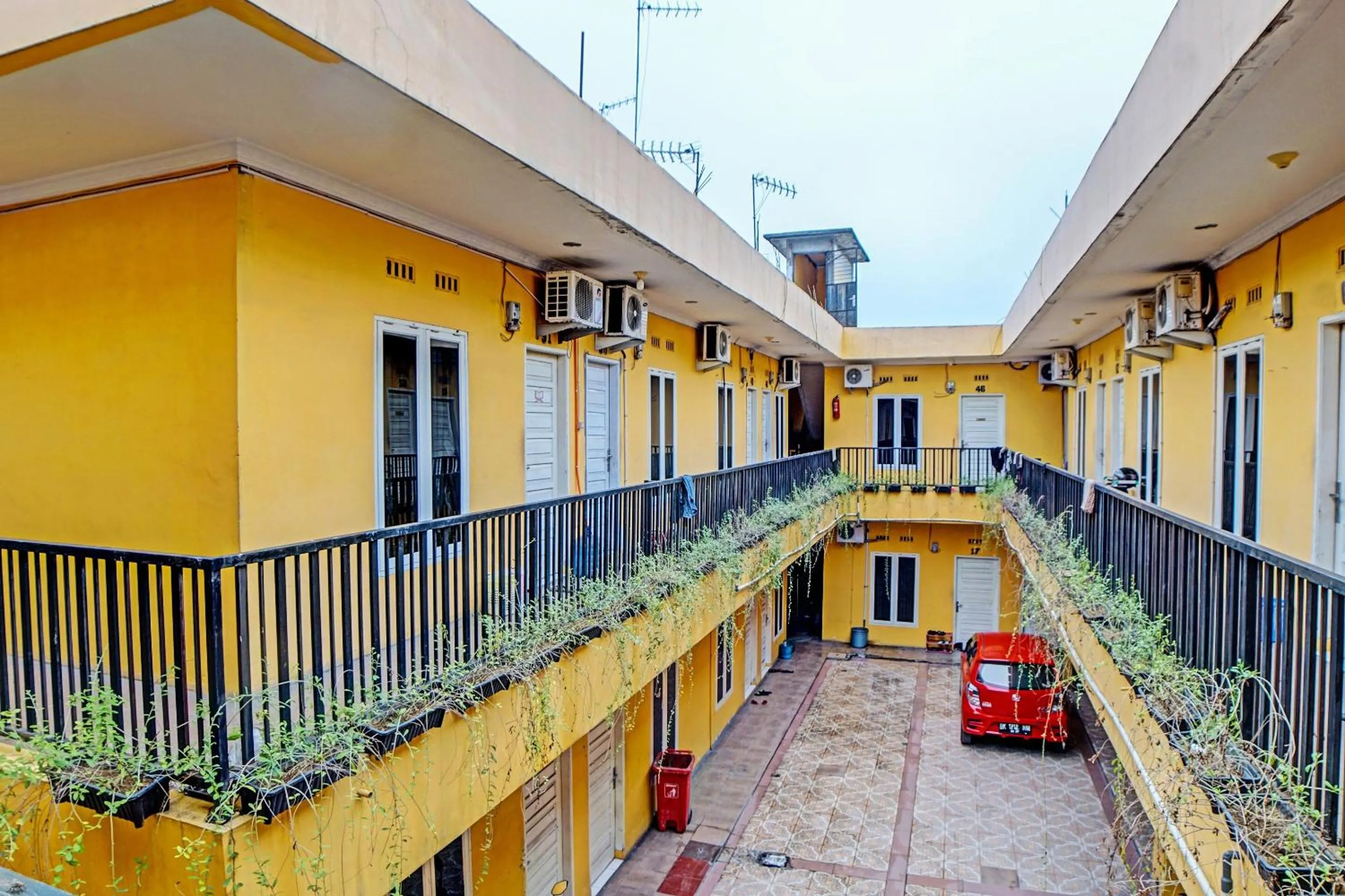 Lobby or reception in OYO 91418 Kantil Homestay Syariah