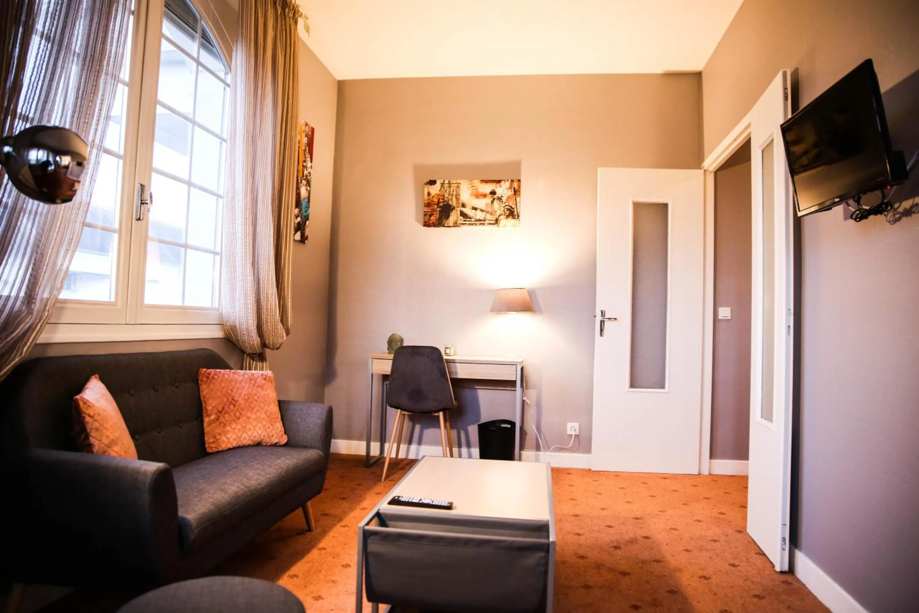 TV and multimedia in Aux Portes du Château