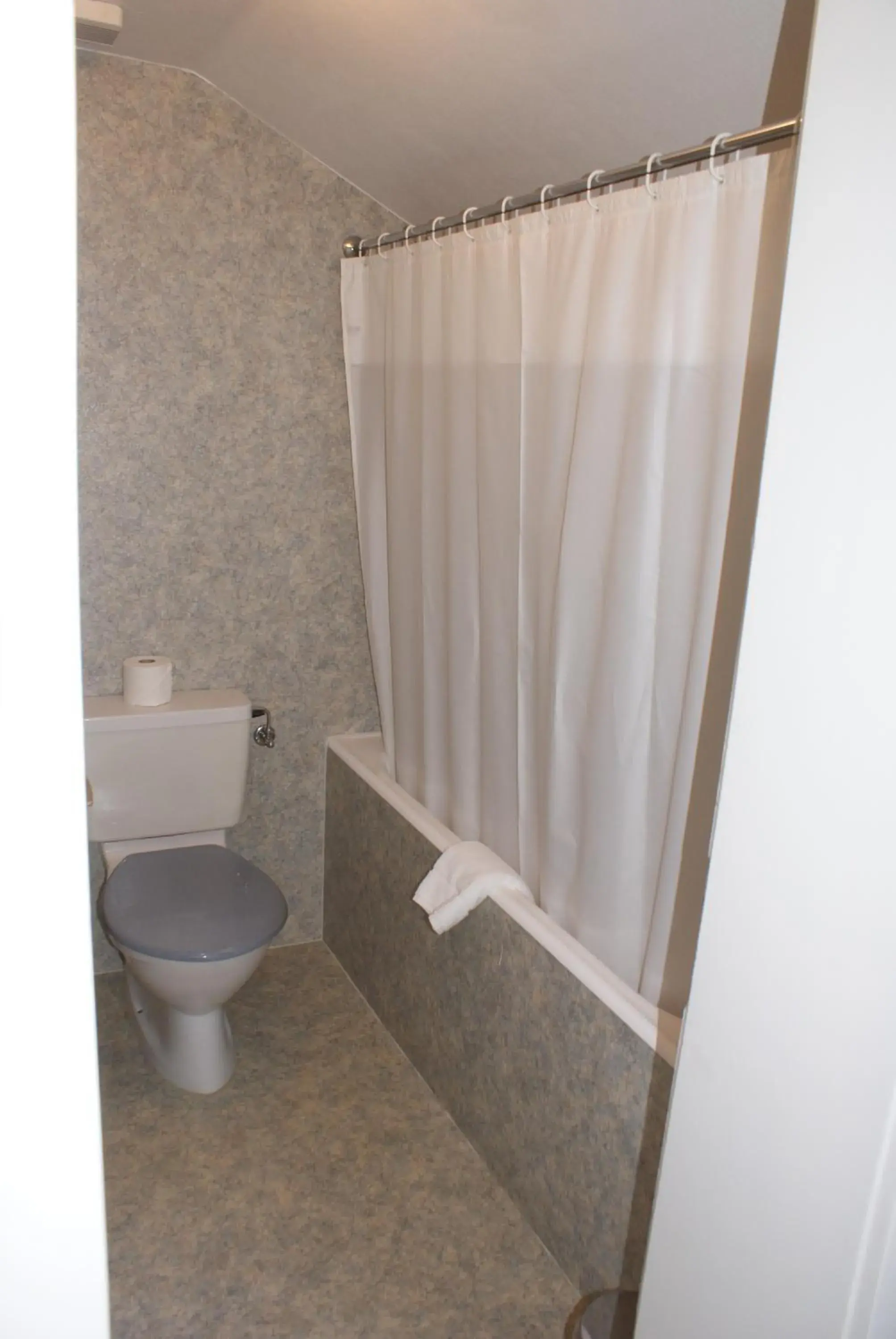 Bathroom in Baeren Hotel, The Bear Inn Bathroom in Baeren Hotel, The Bear Inn