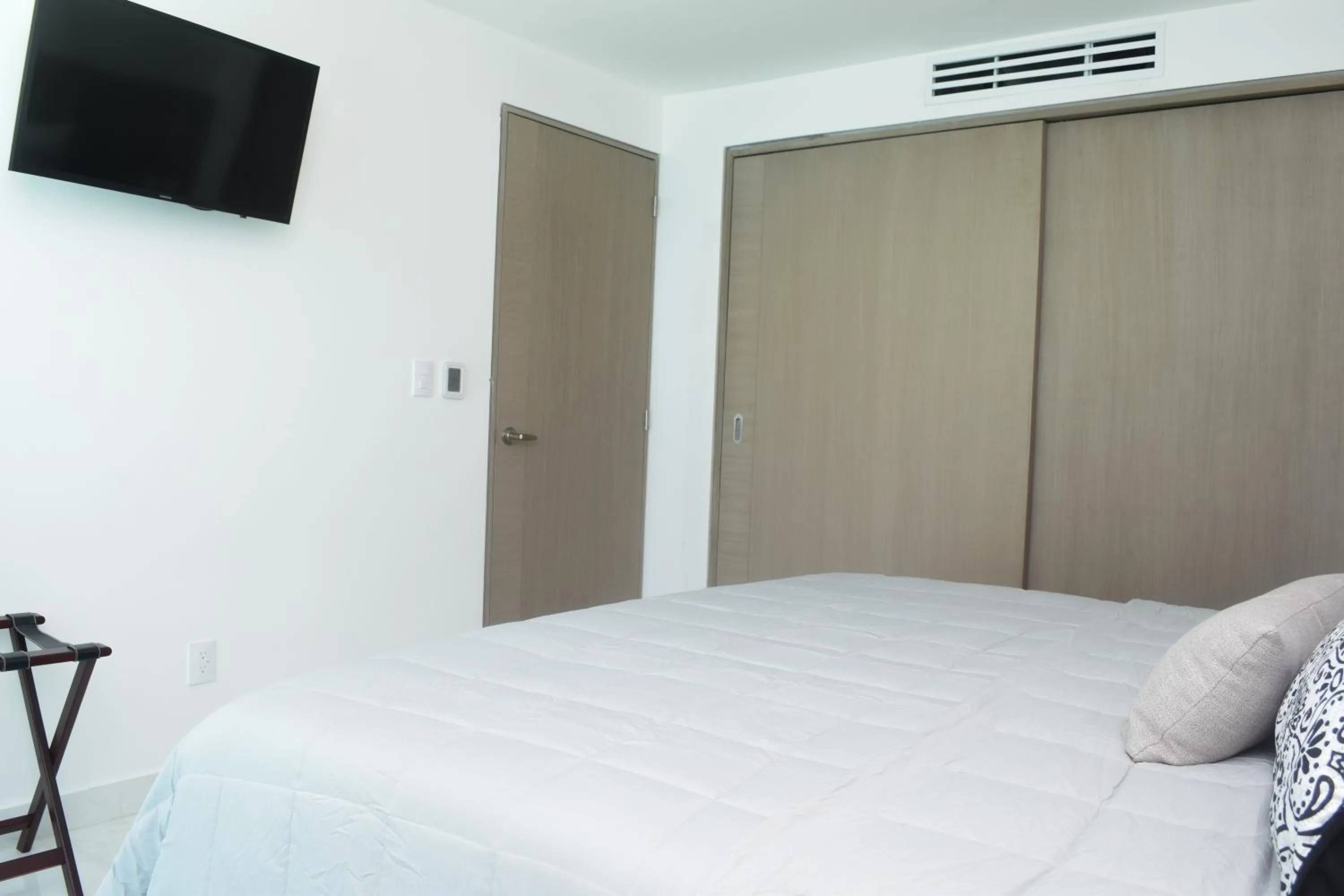 Bed in Nuevo estudio a pie de playa, vistas increibles, alberca, gym jacuzi, seguridad, 3503