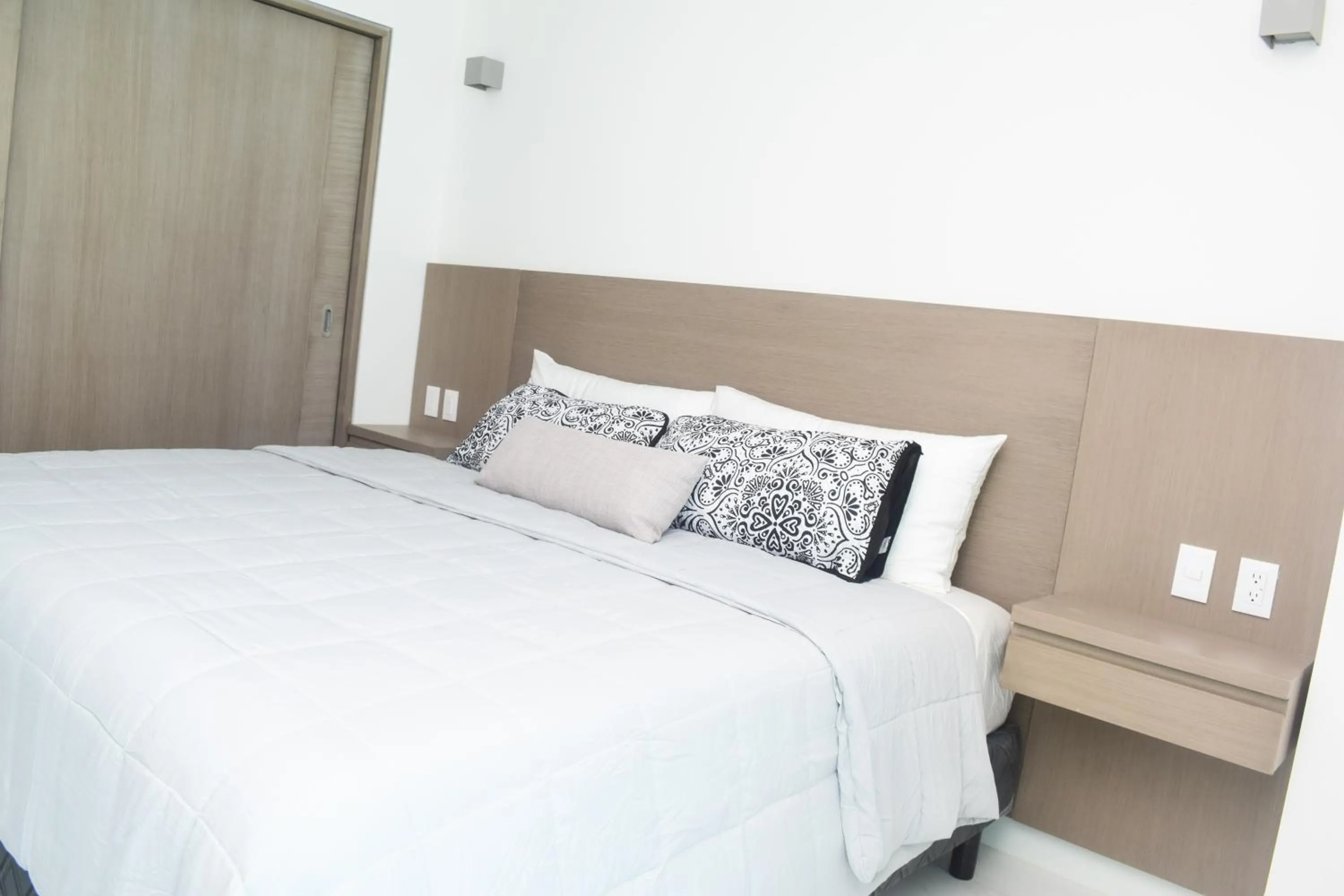 Bed in Nuevo estudio a pie de playa, vistas increibles, alberca, gym jacuzi, seguridad, 3503