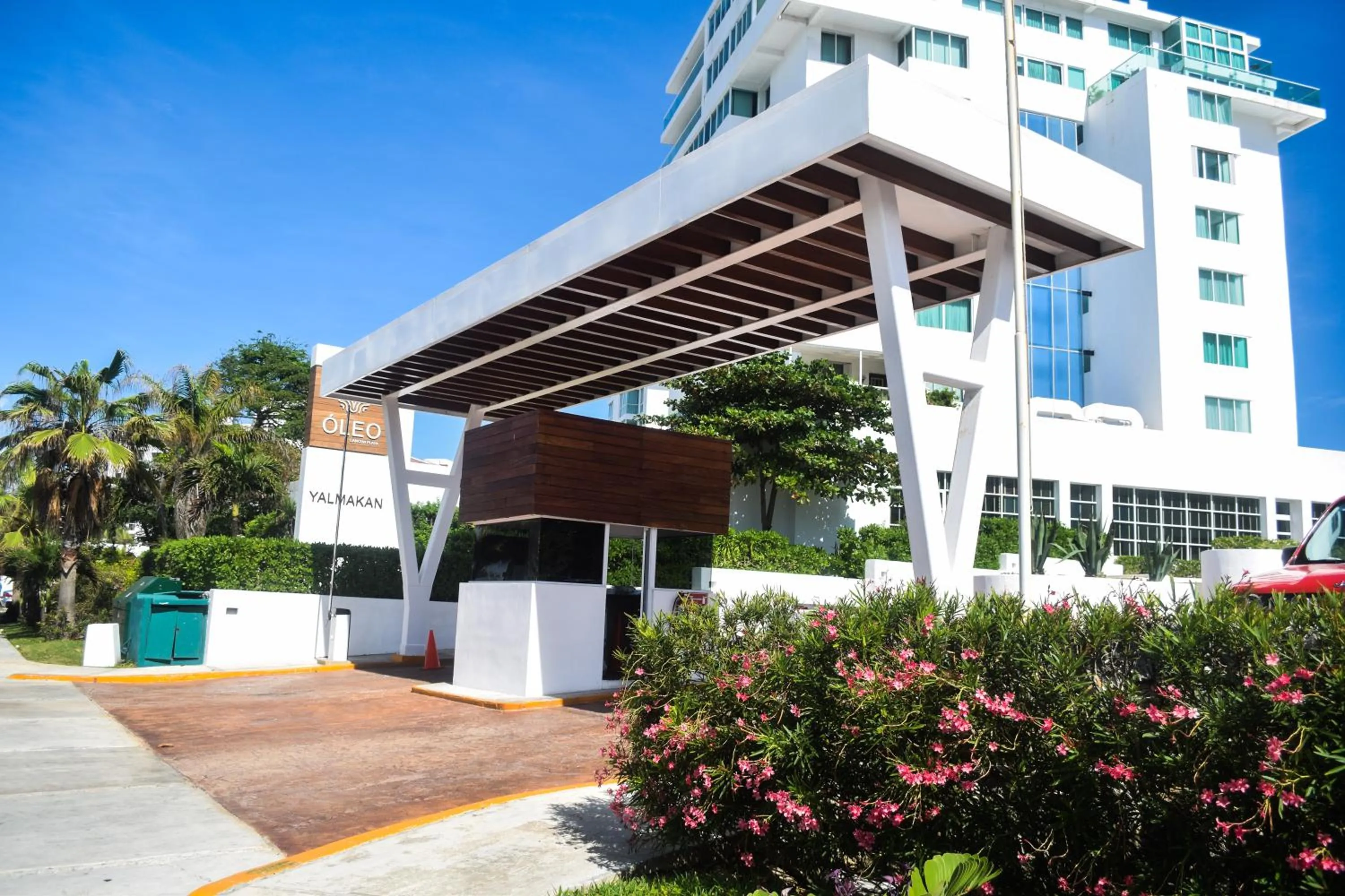 Property building in Nuevo estudio a pie de playa, vistas increibles, alberca, gym jacuzi, seguridad, 3503