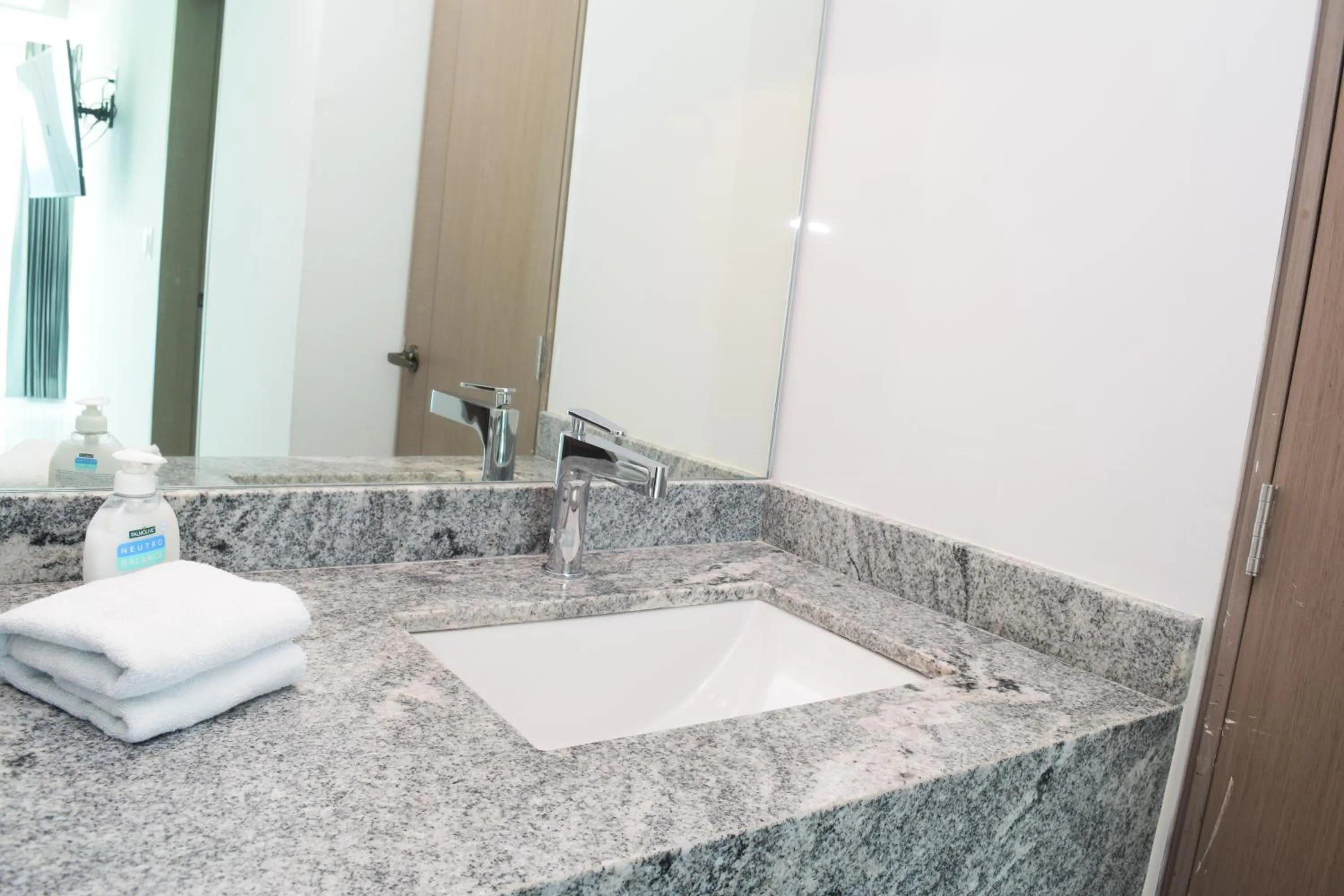 Bathroom in Nuevo estudio a pie de playa, vistas increibles, alberca, gym jacuzi, seguridad, 3503