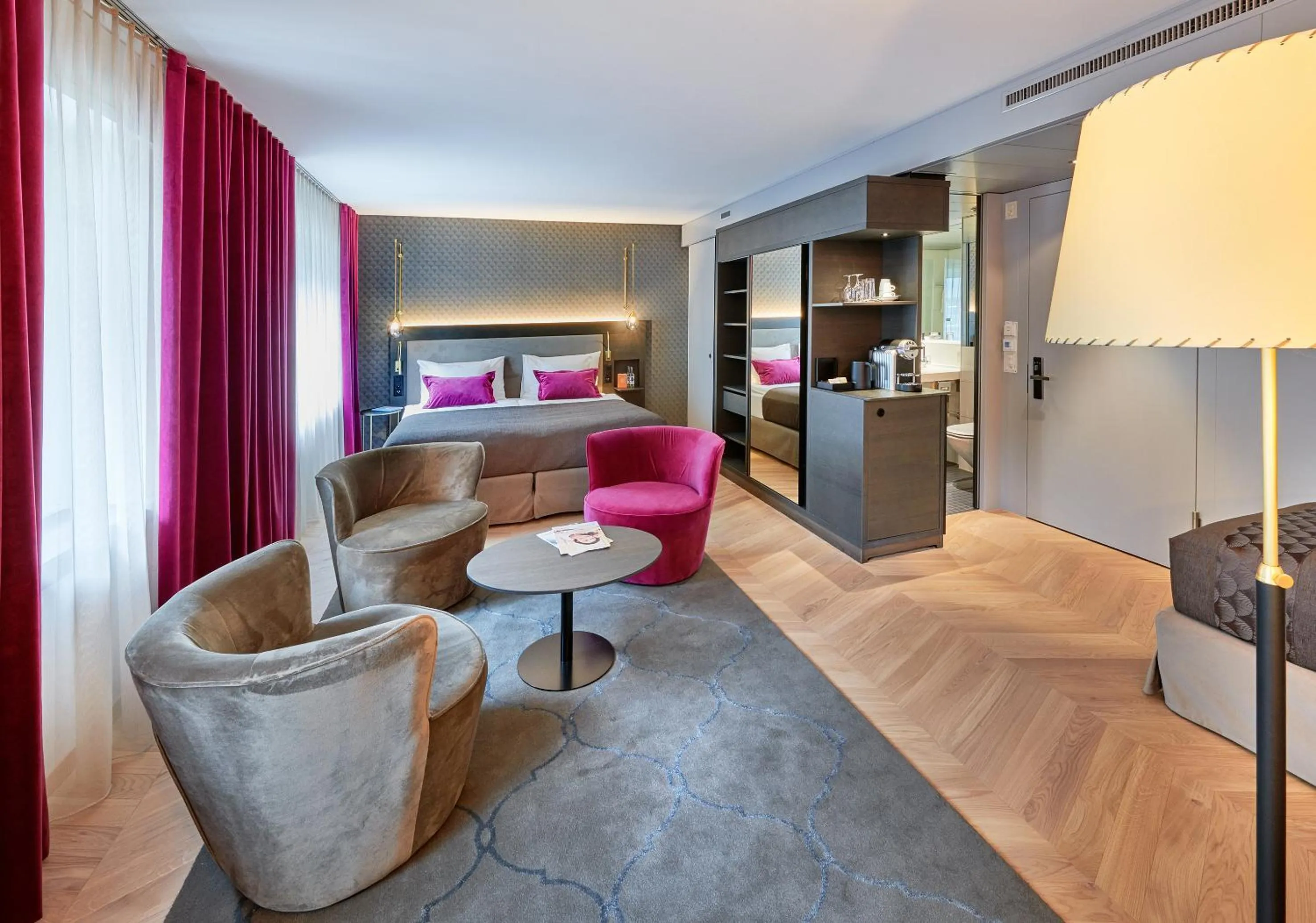 TV and multimedia, Bed in Boutique Hotel Seefeld