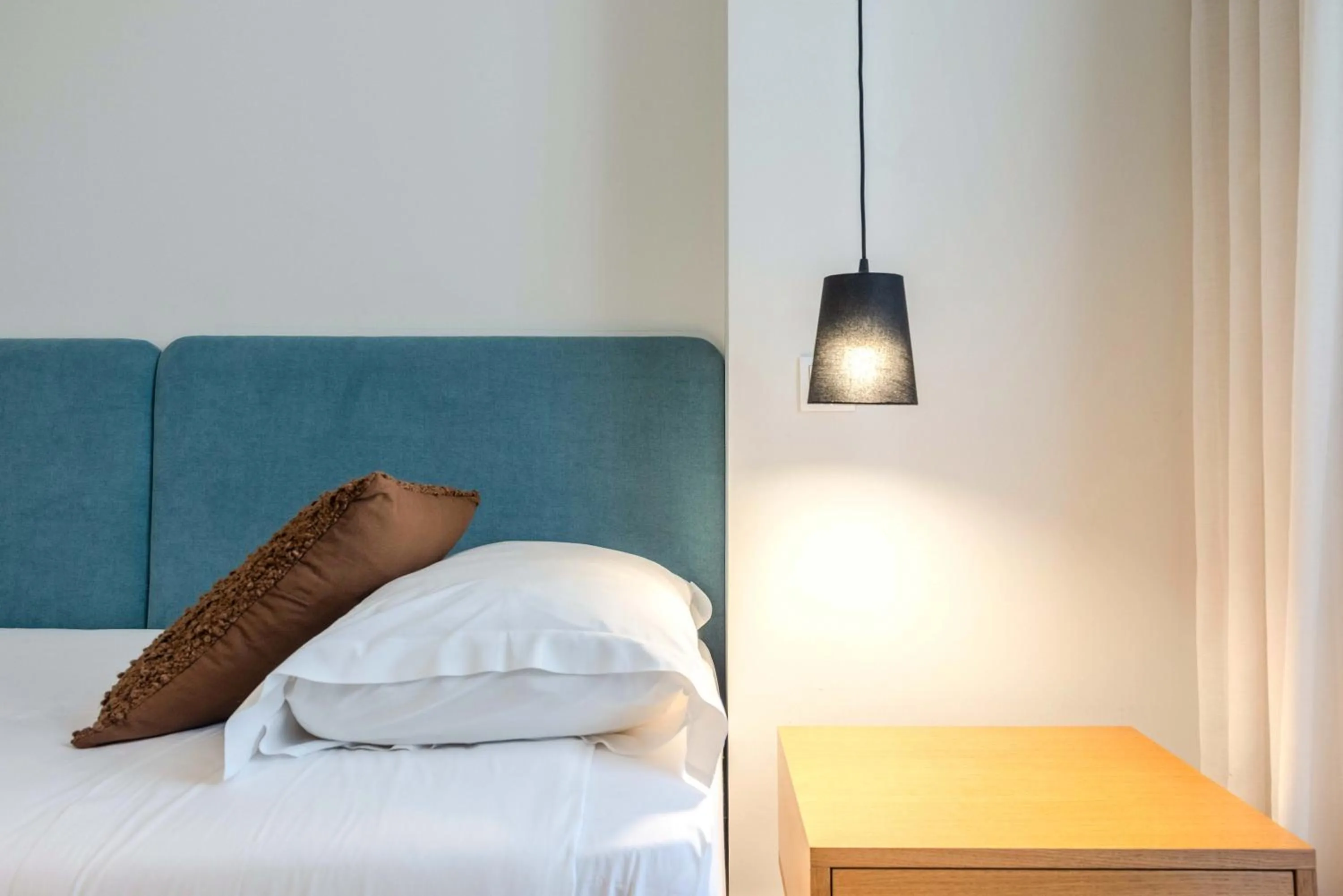 Decorative detail, Bed in Uma Formosa Apartments