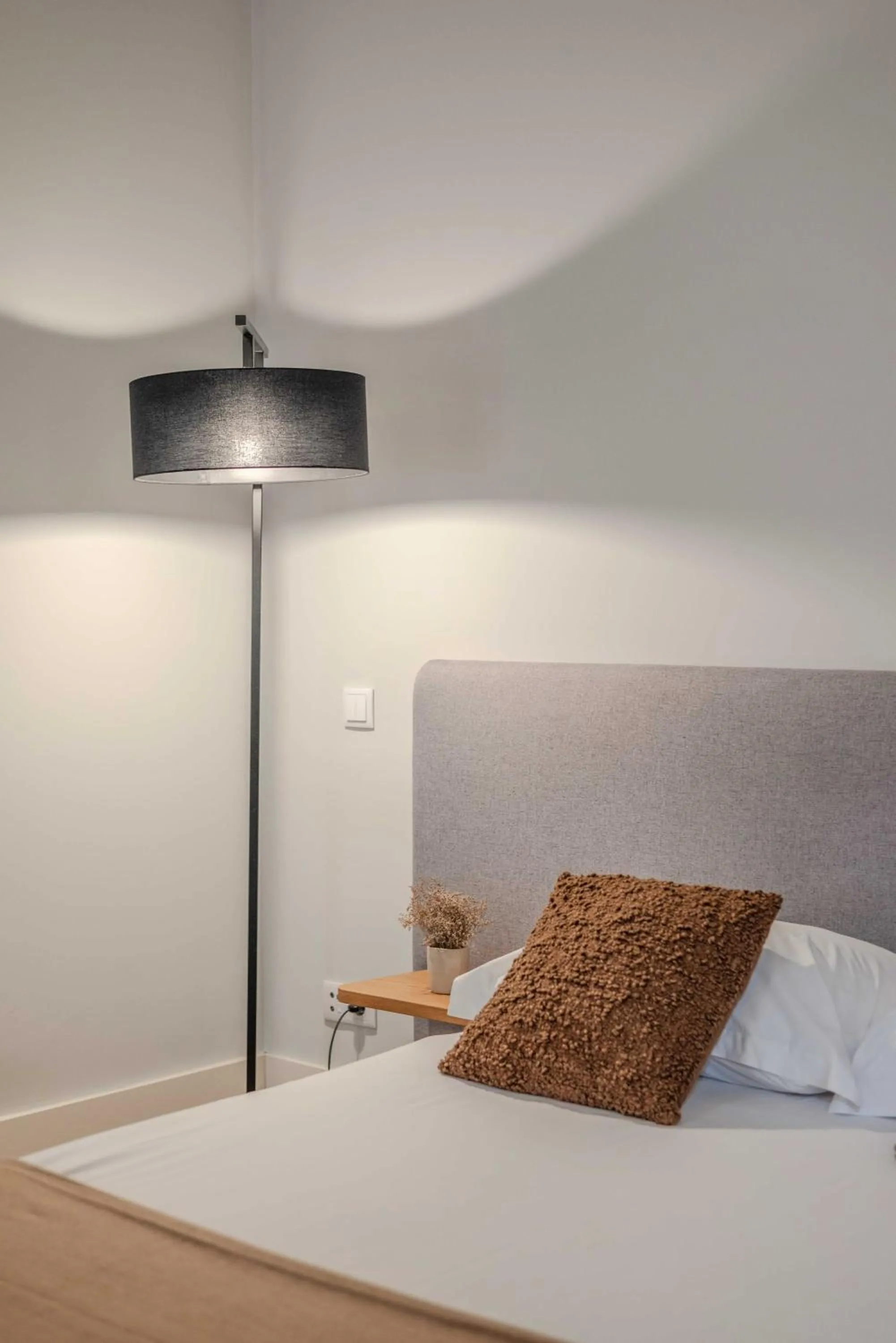 Decorative detail, Bed in Uma Formosa Apartments