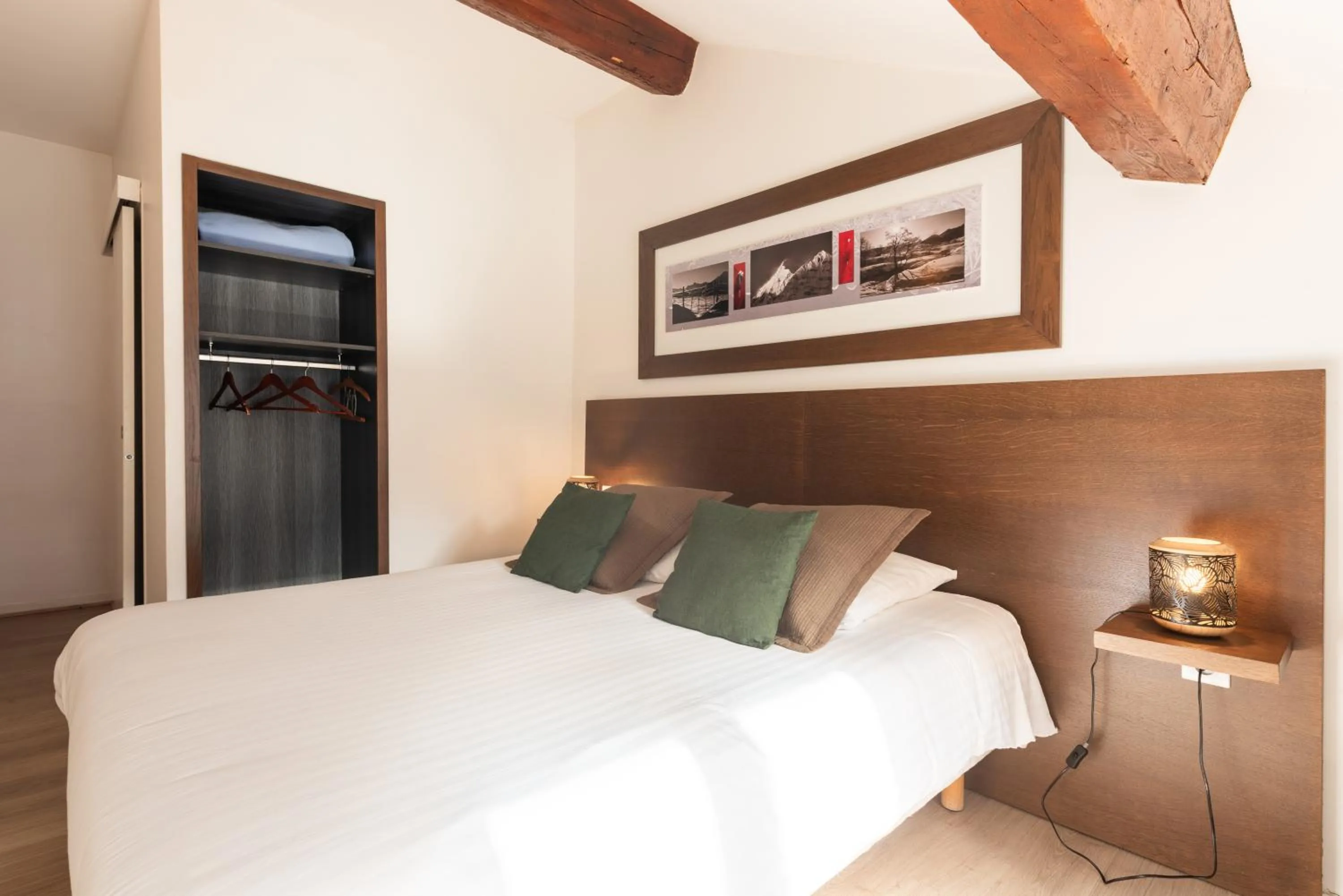 Bed in Hôtel d'Ossau