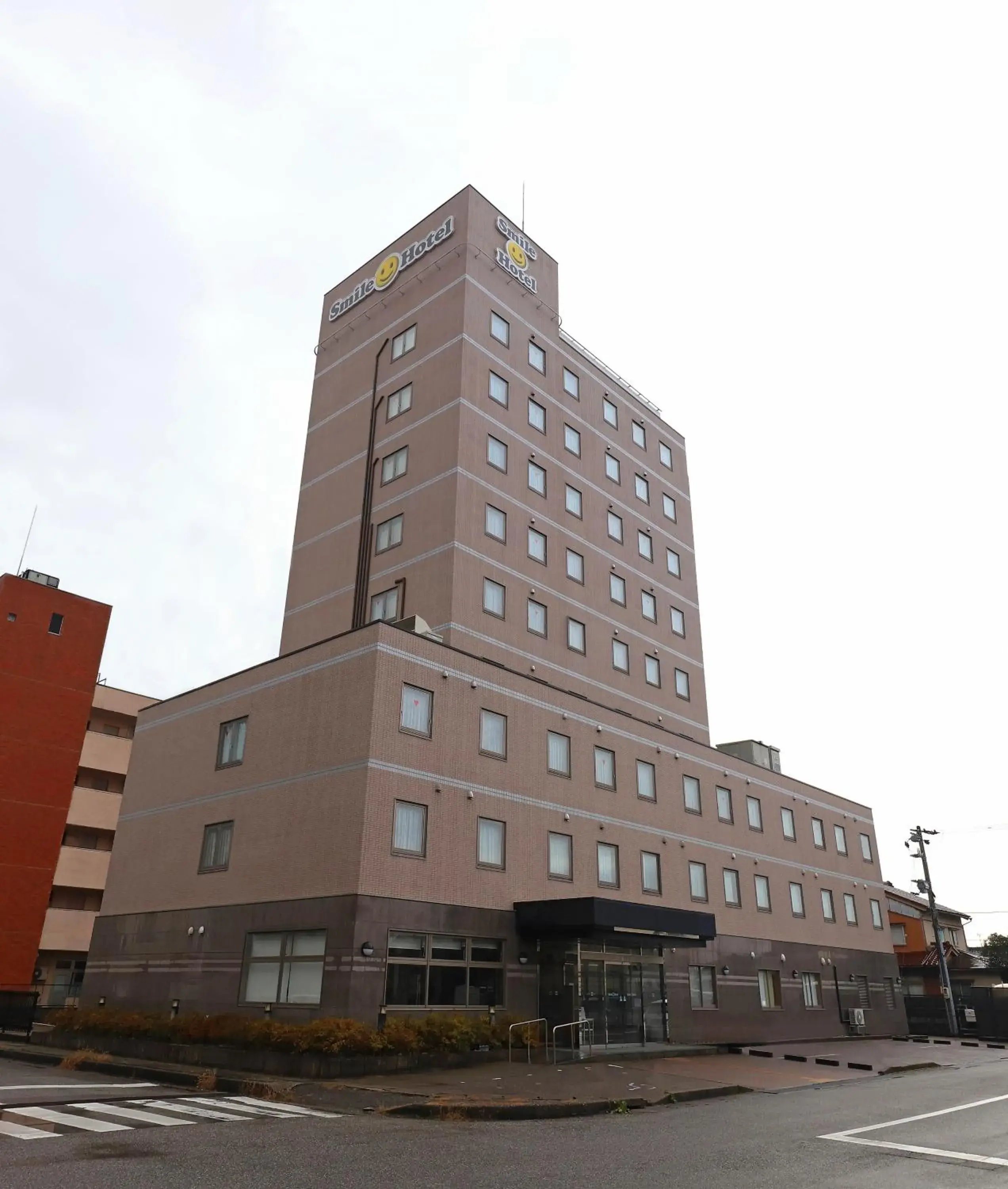 Property building in Smile Hotel Takaoka Ekimae Property building in Smile Hotel Takaoka Ekimae