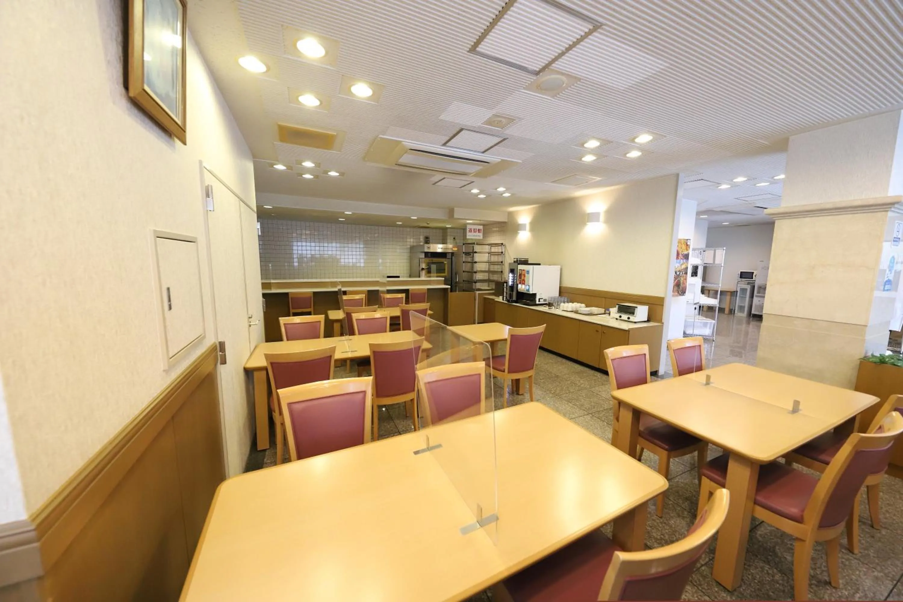 Restaurant/places to eat in Smile Hotel Takaoka Ekimae