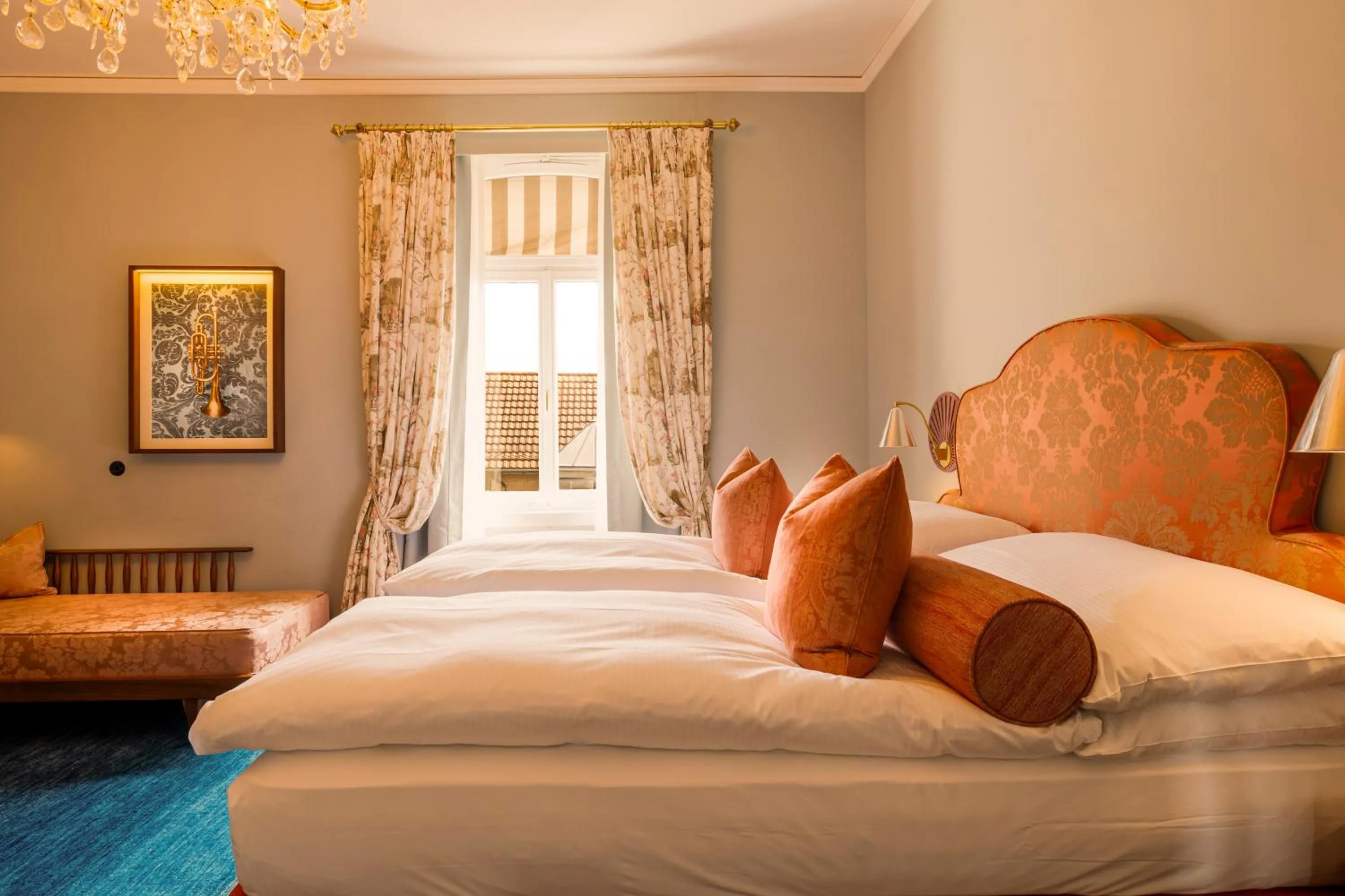 Property building, Bed in Hotel Europe