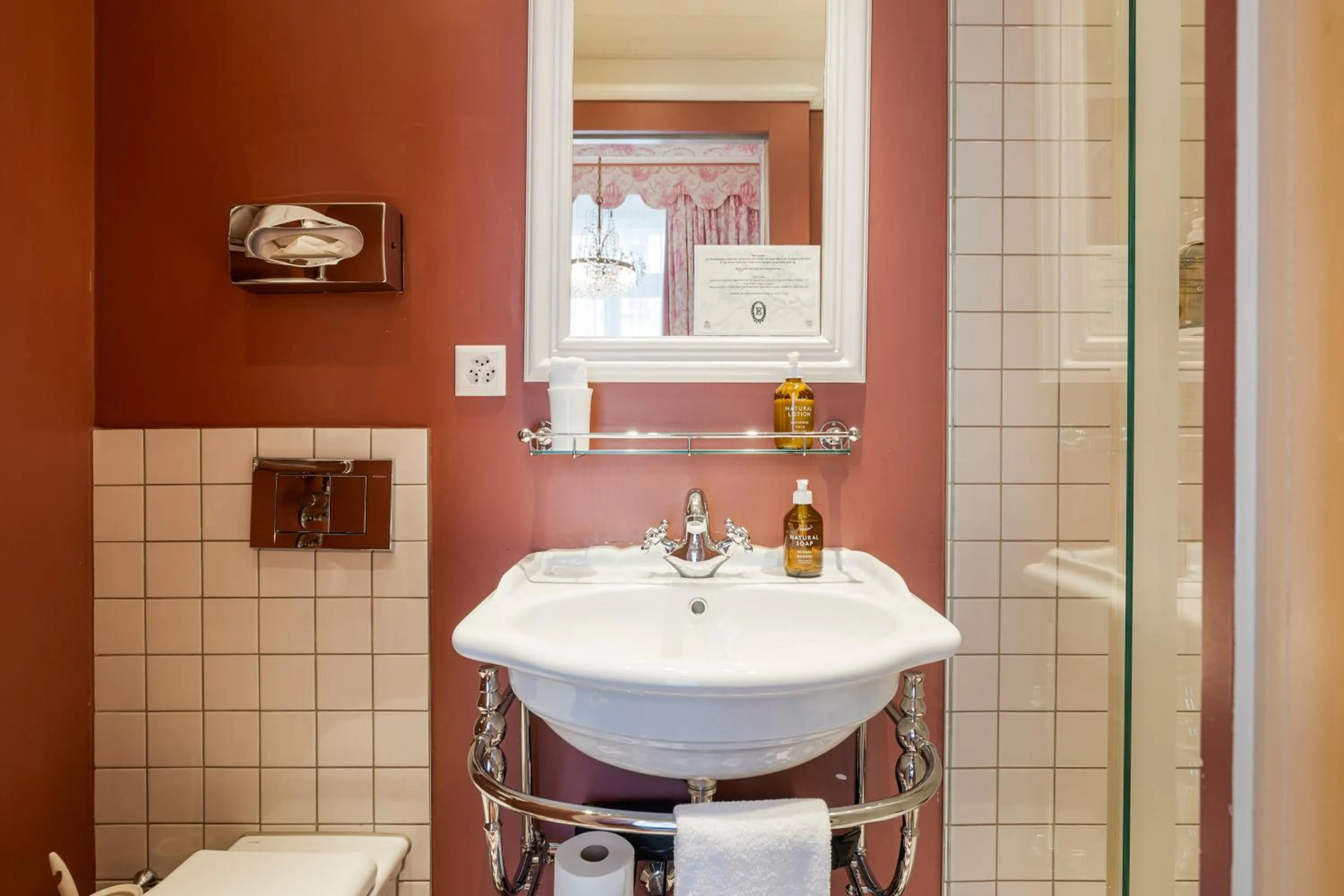 Superior Single Room with Queen-Size Bed in Hotel Europe