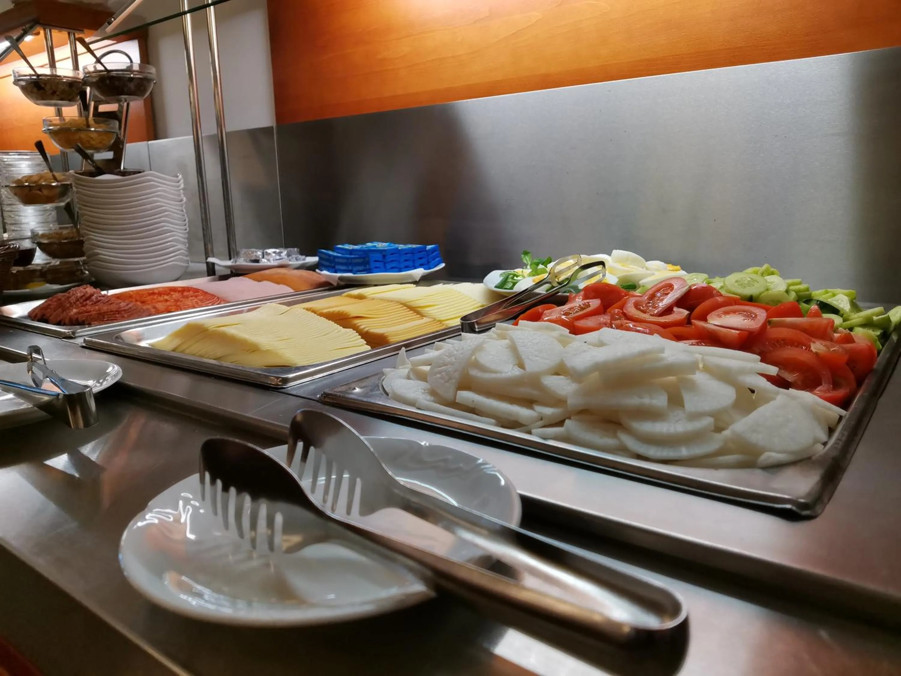 Food and drinks in HOTEL SVRATKA