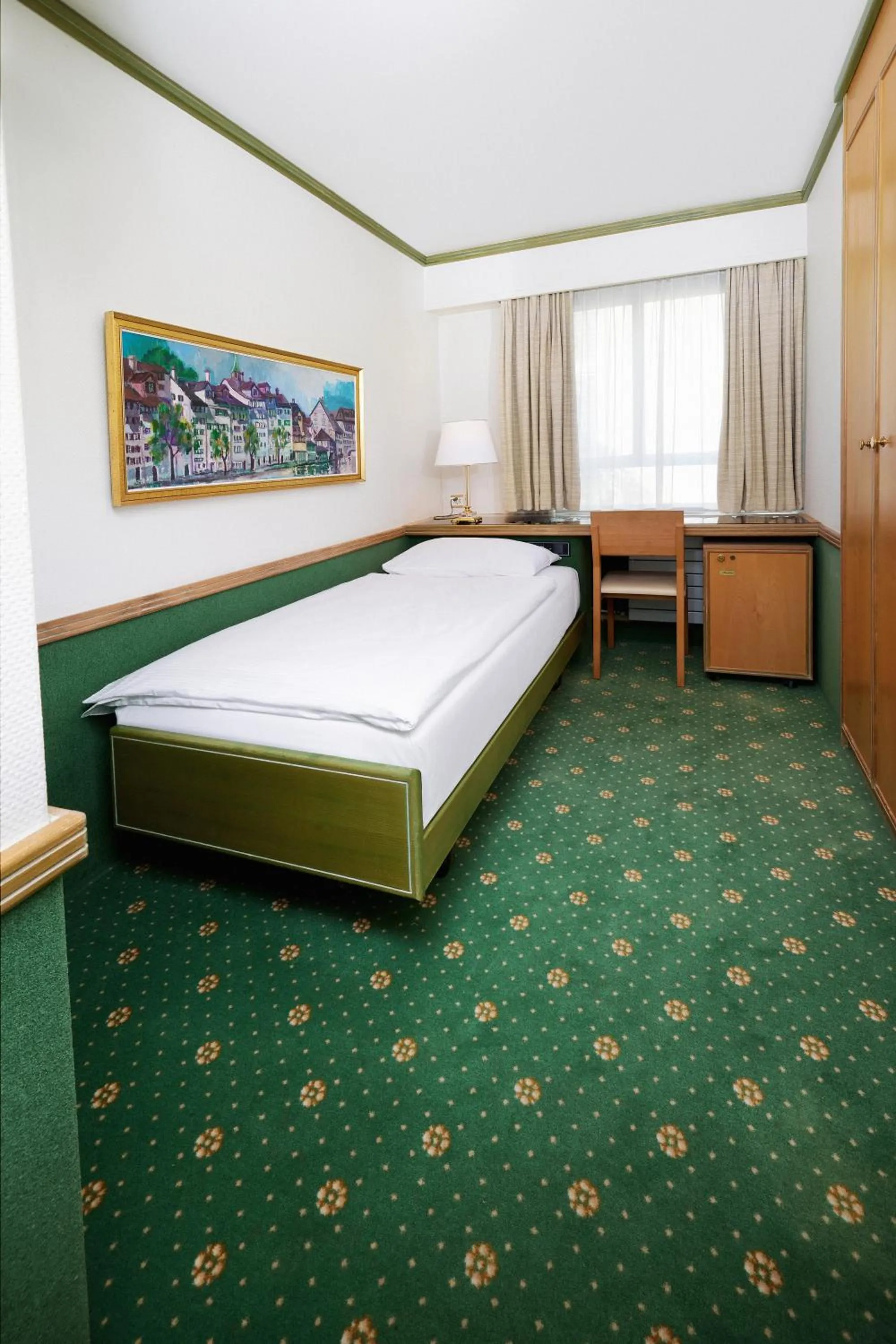 Bed in Hotel Arlette beim Hauptbahnhof