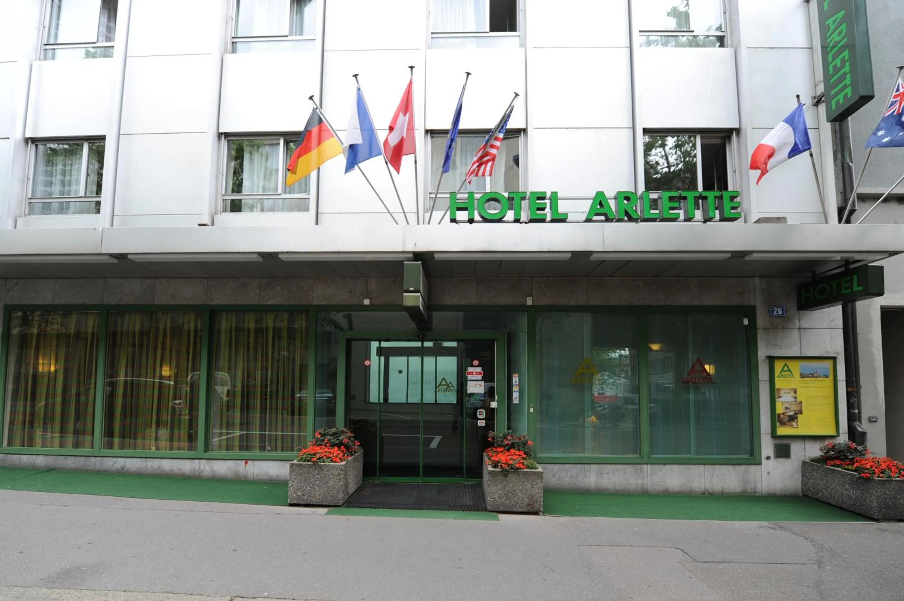 Facade/entrance in Hotel Arlette beim Hauptbahnhof