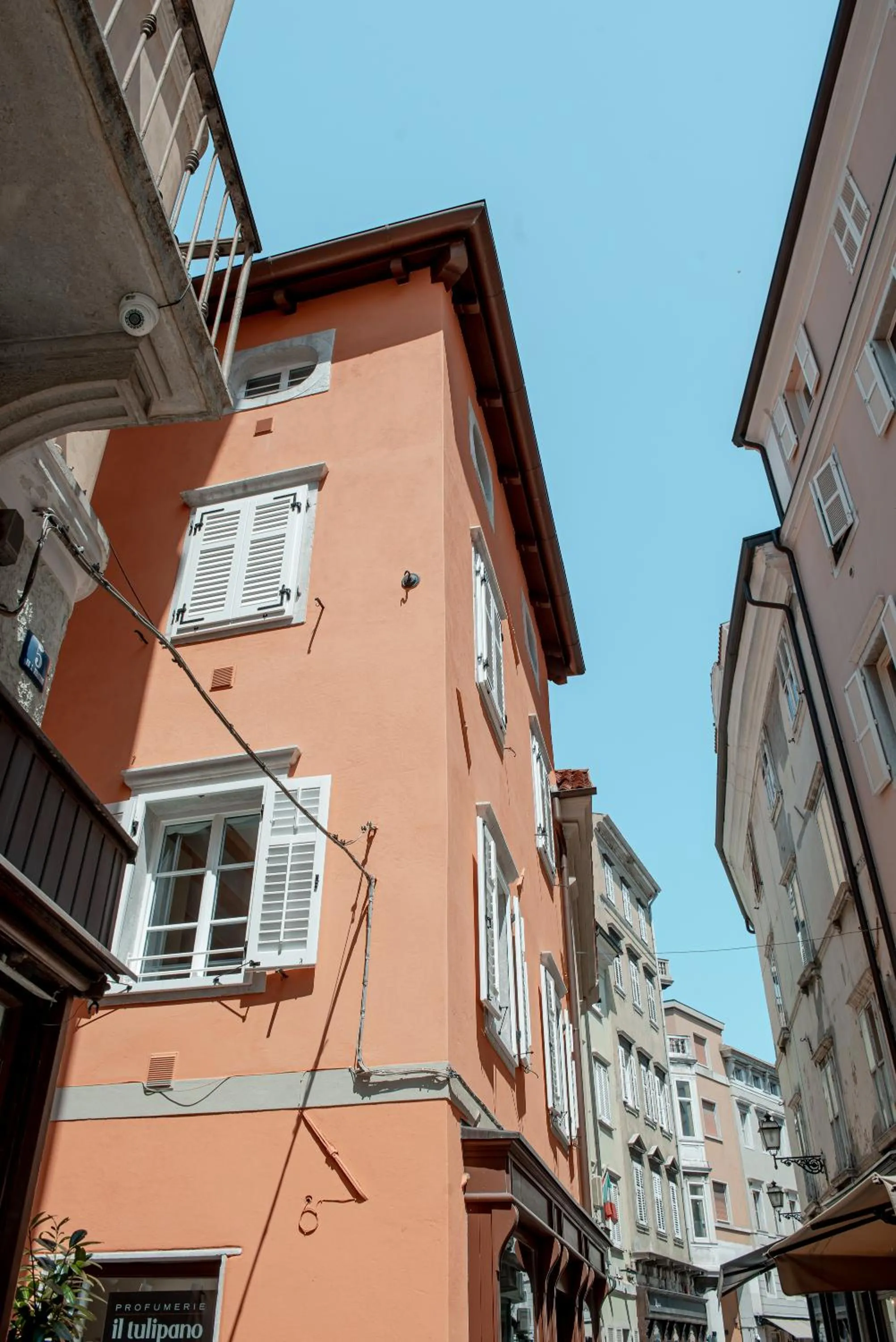 Property building in Tergestroom & boutique apartments