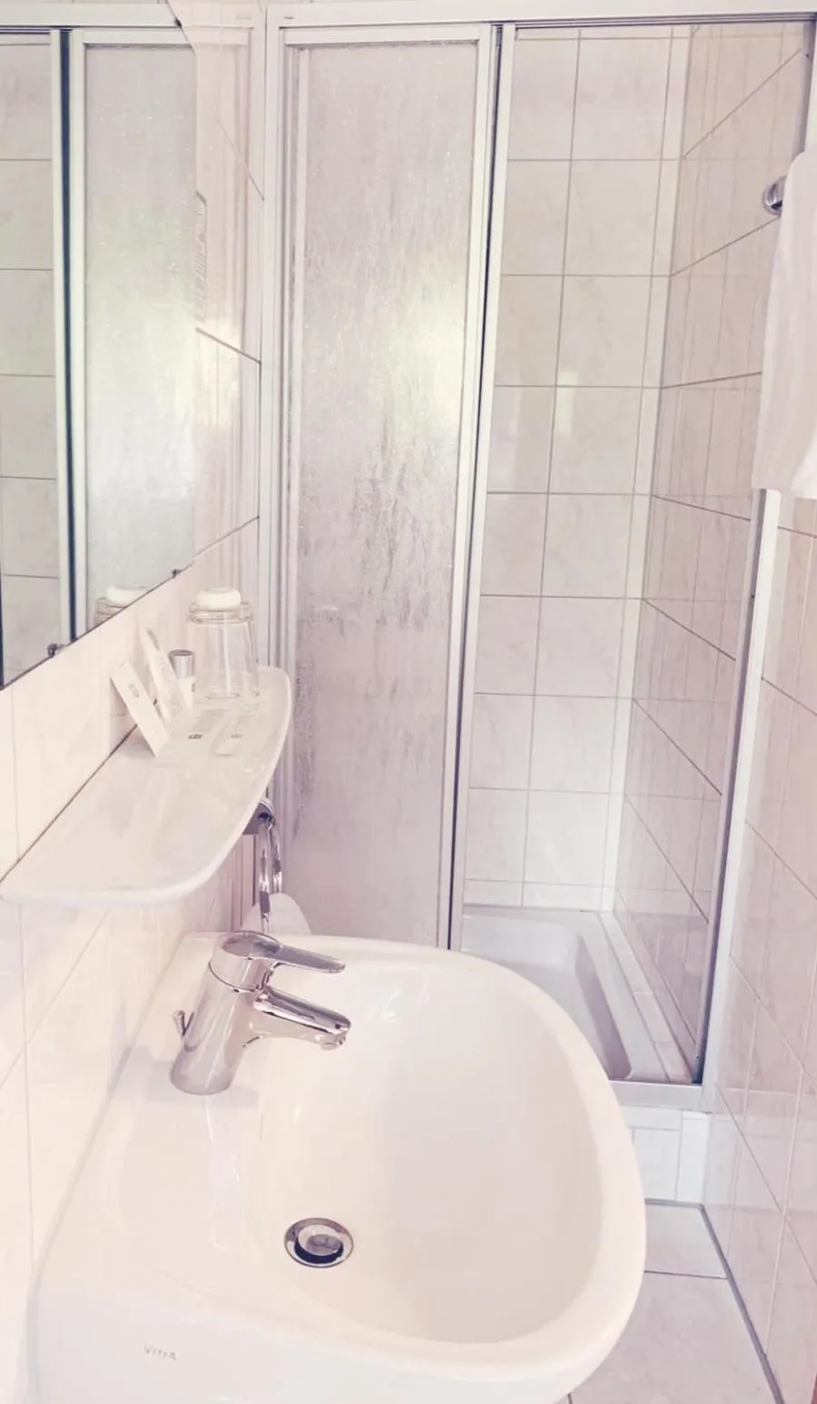 Shower in Gasthof Wilhelm Tell Fremdenzimmer