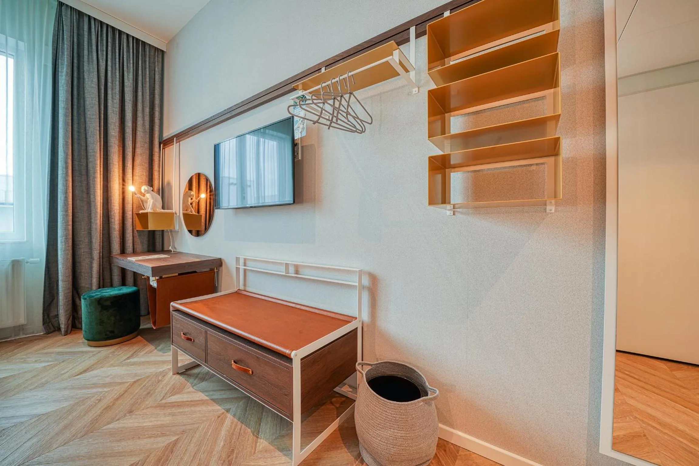 Photo of the whole room, Bed in NinetyNine Augsburg