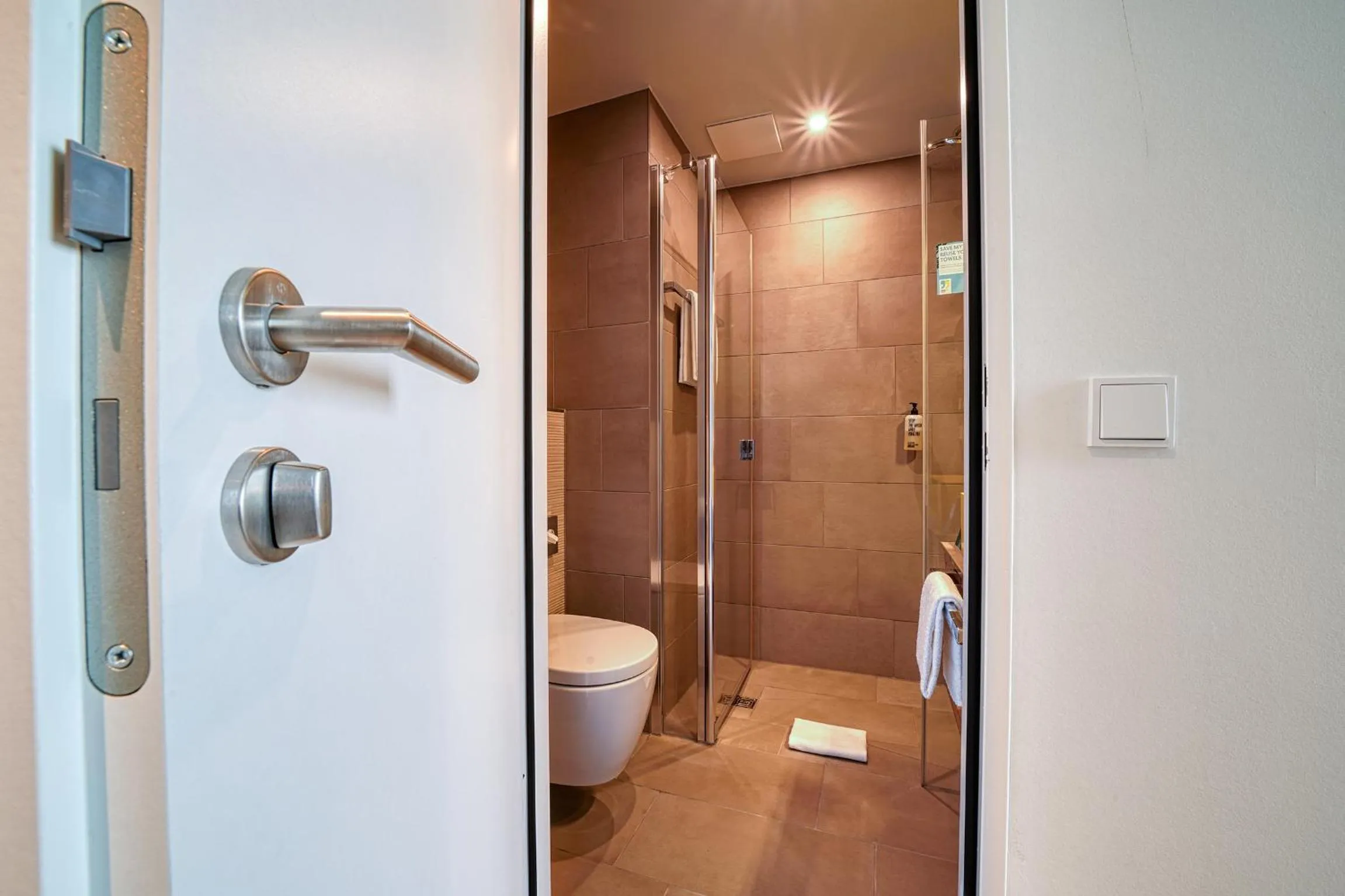 Bathroom in NinetyNine Augsburg