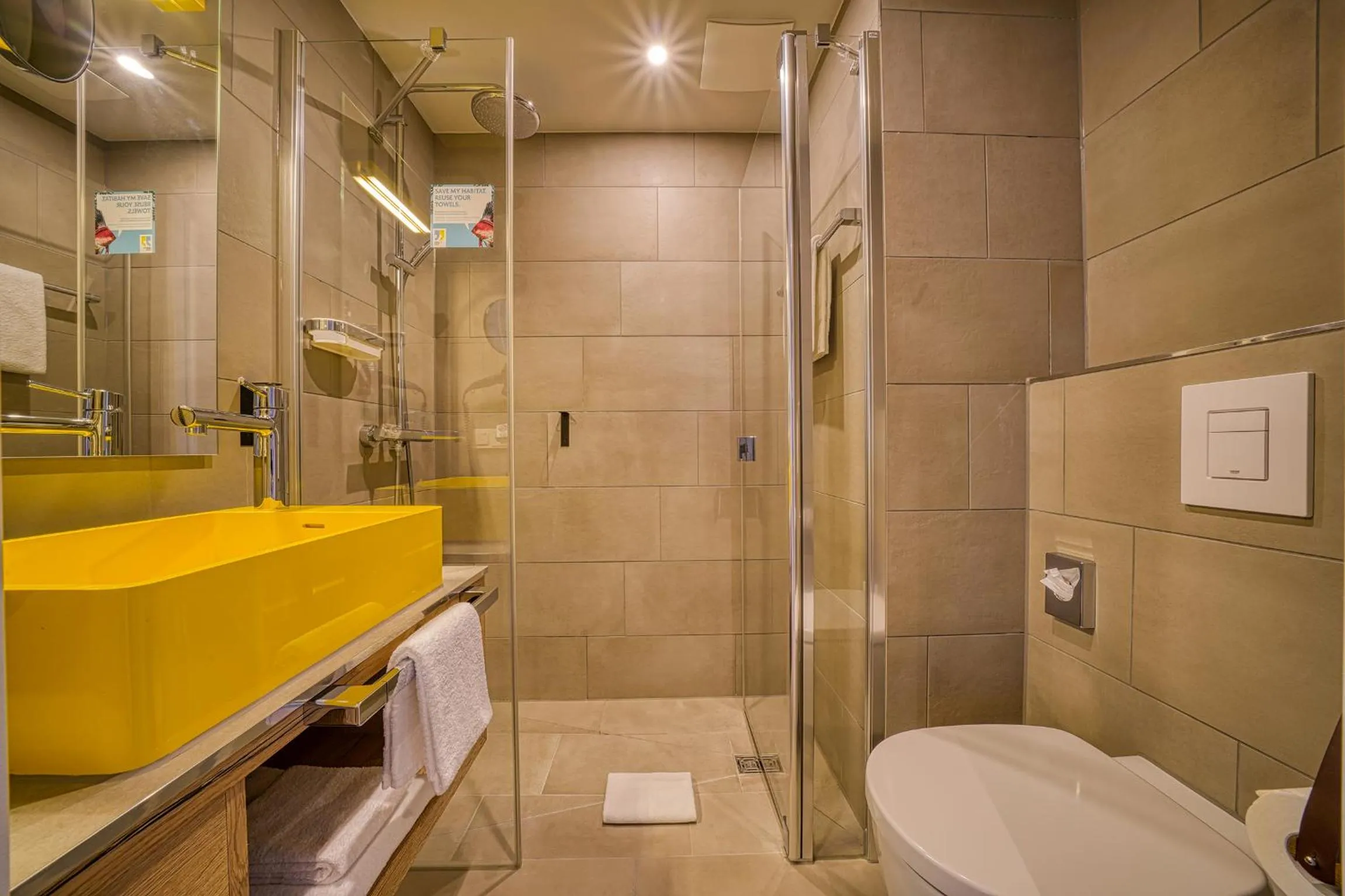 Bathroom in NinetyNine Augsburg