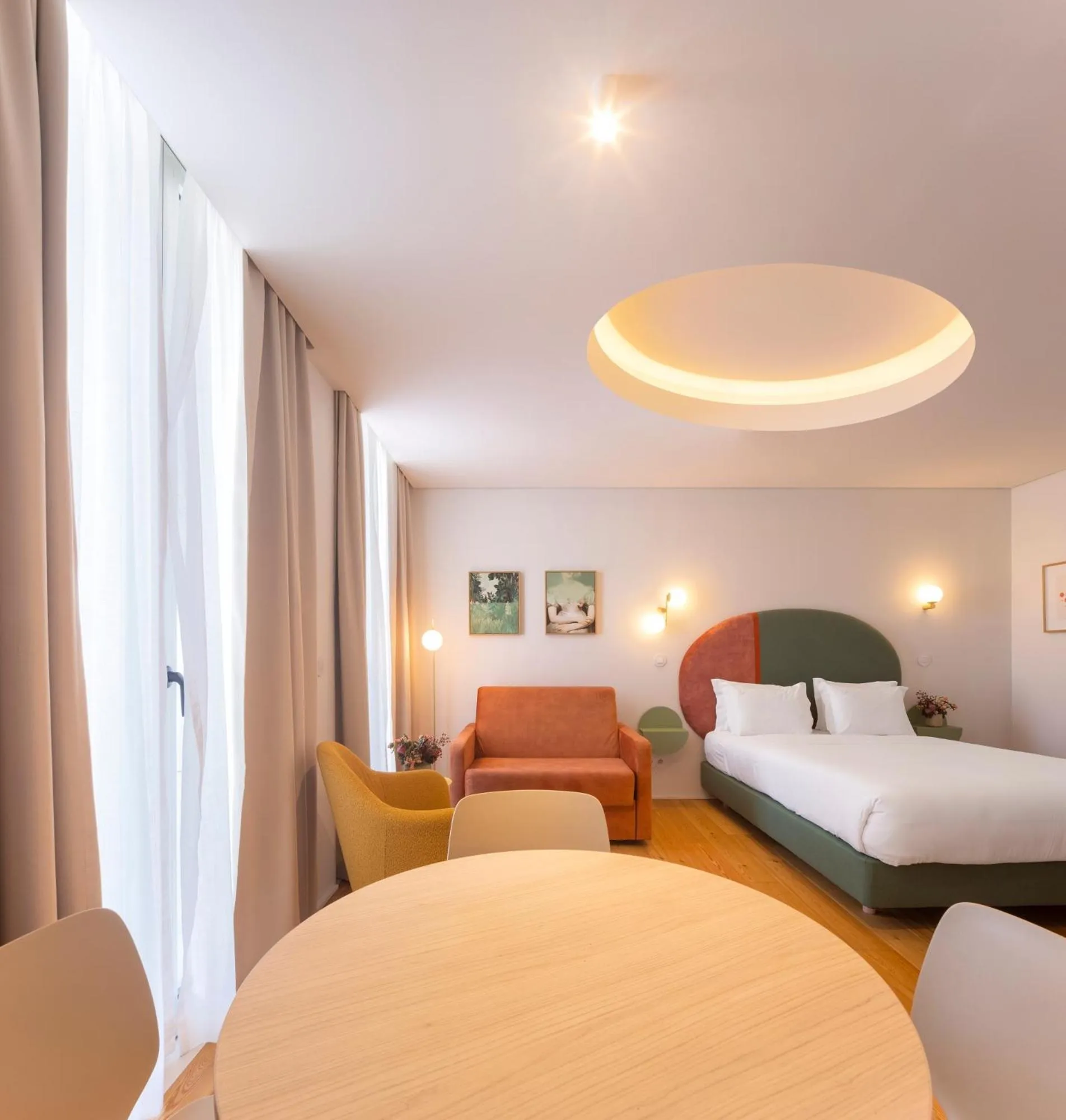 Photo of the whole room, Bed in Lisbon Serviced Apartments - Estrela