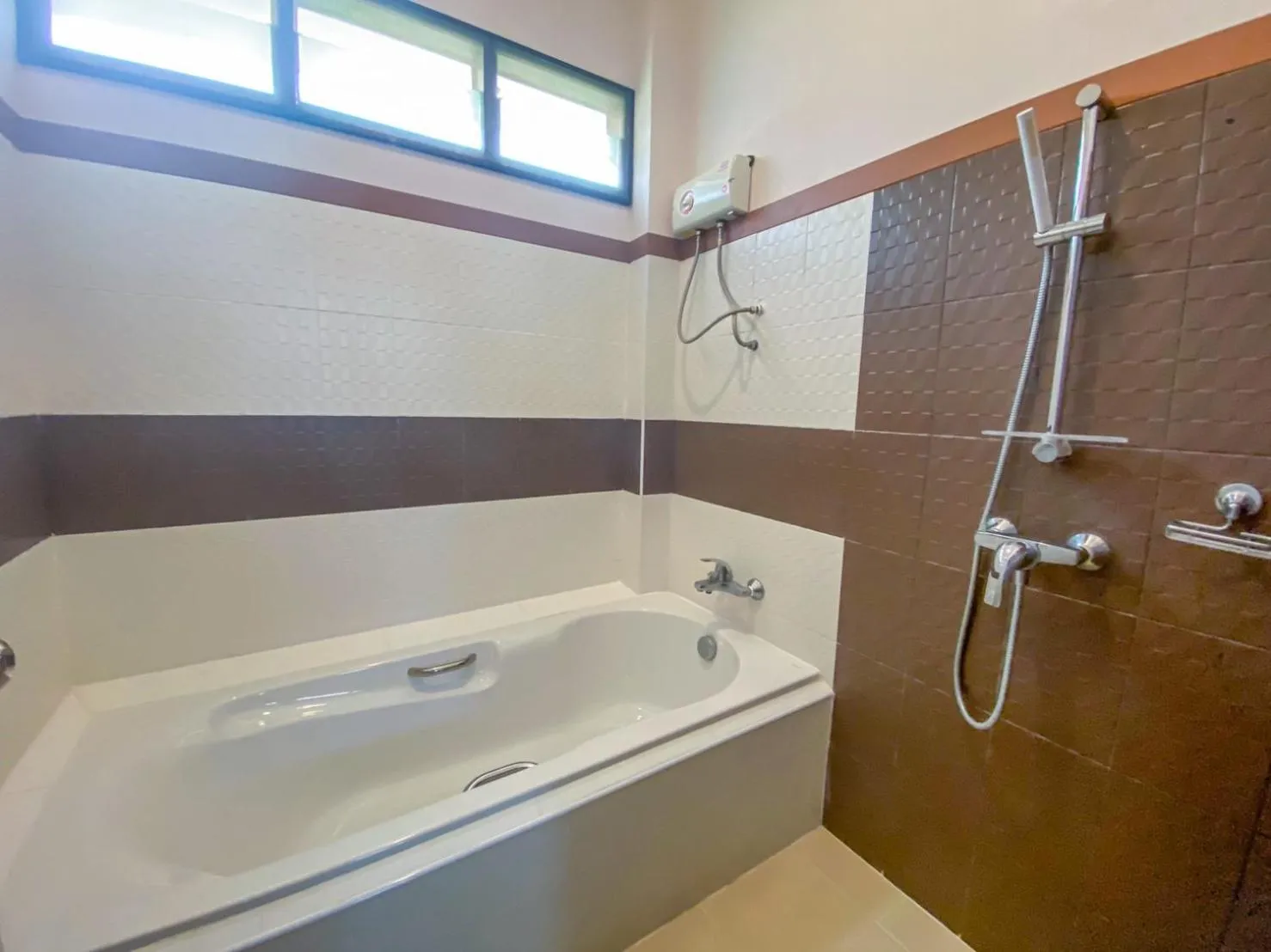 Bath in Chaithalay Khanom Resort