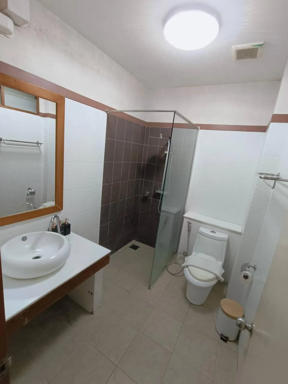 Toilet in Chaithalay Khanom Resort